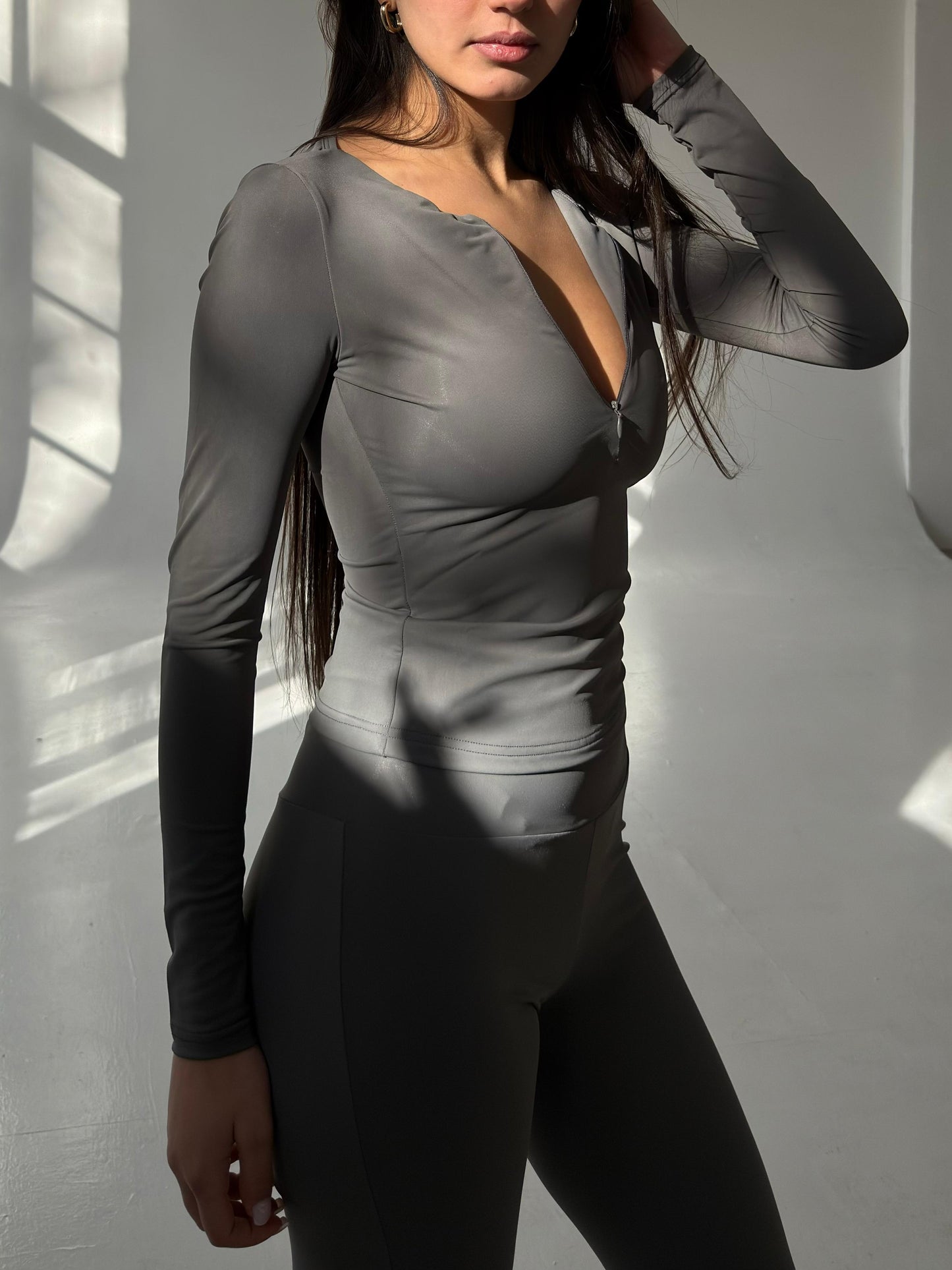 Silver top with zipper