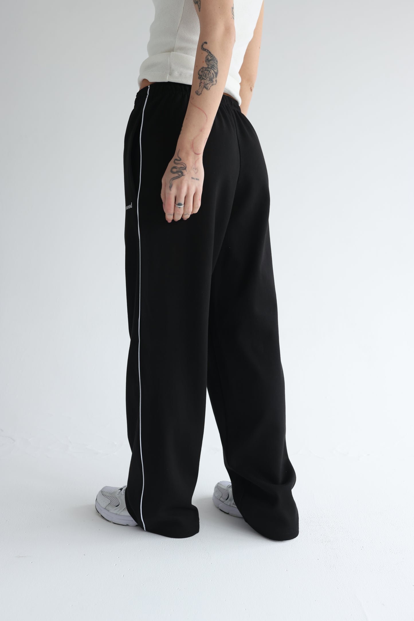 Black straight line sweatpants