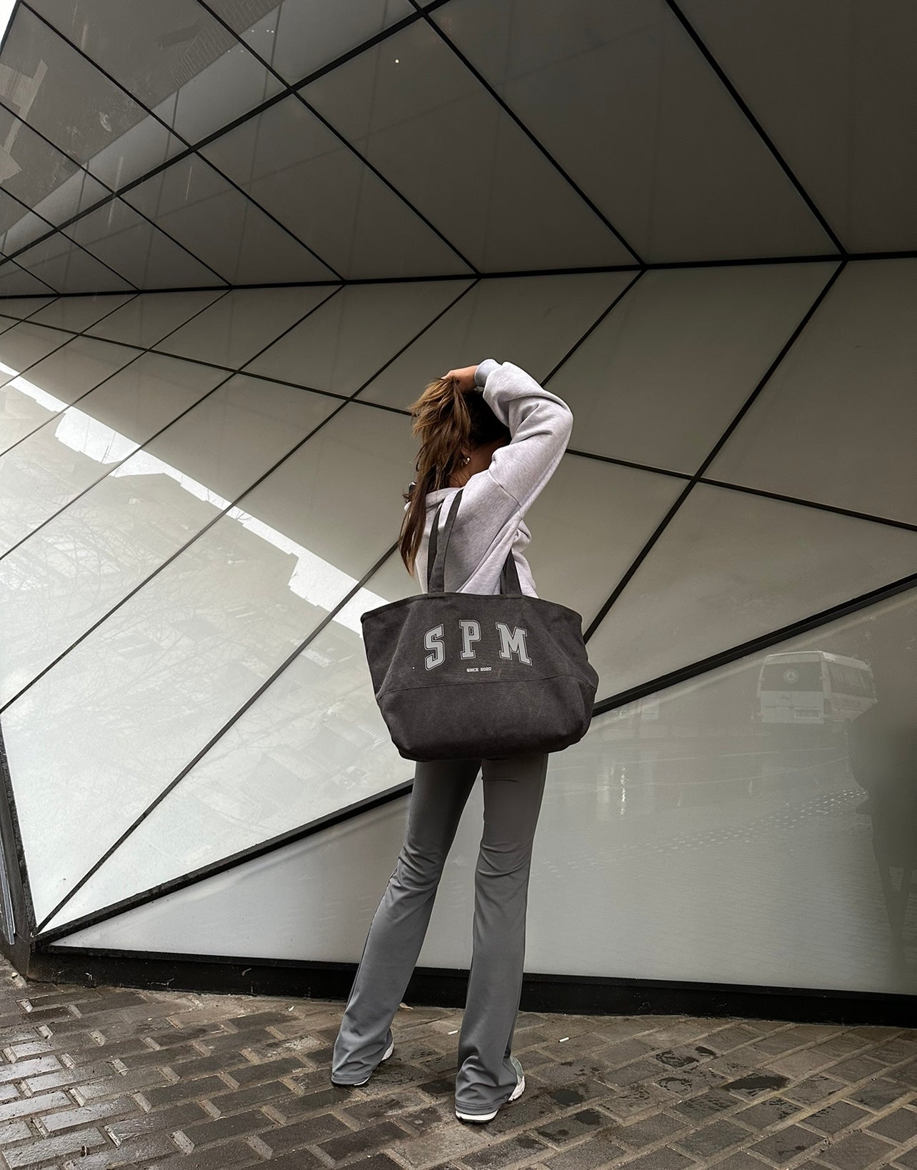 Concrete color tote bag