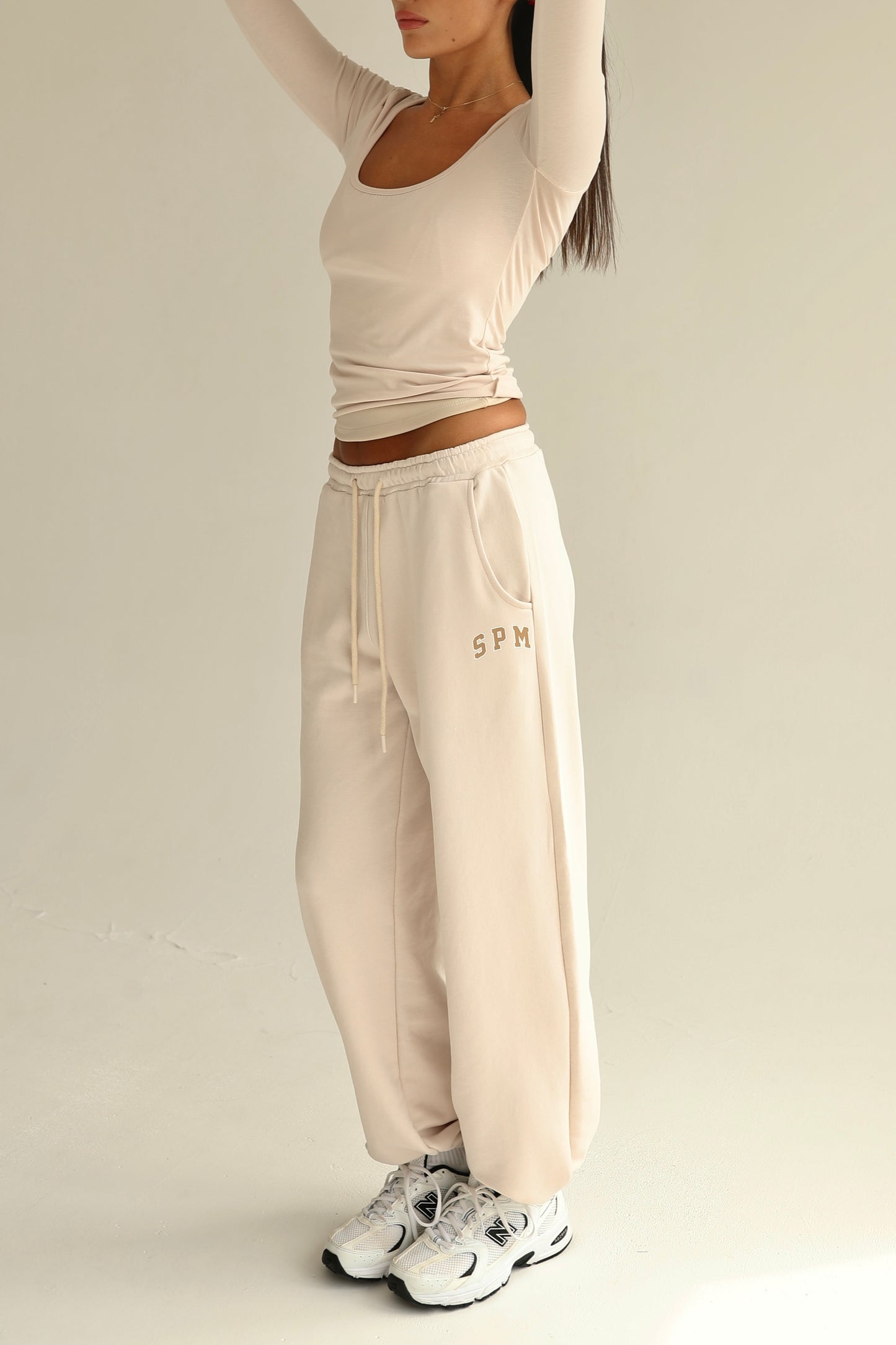 Vanilla cream sweatpants with rubber bottom