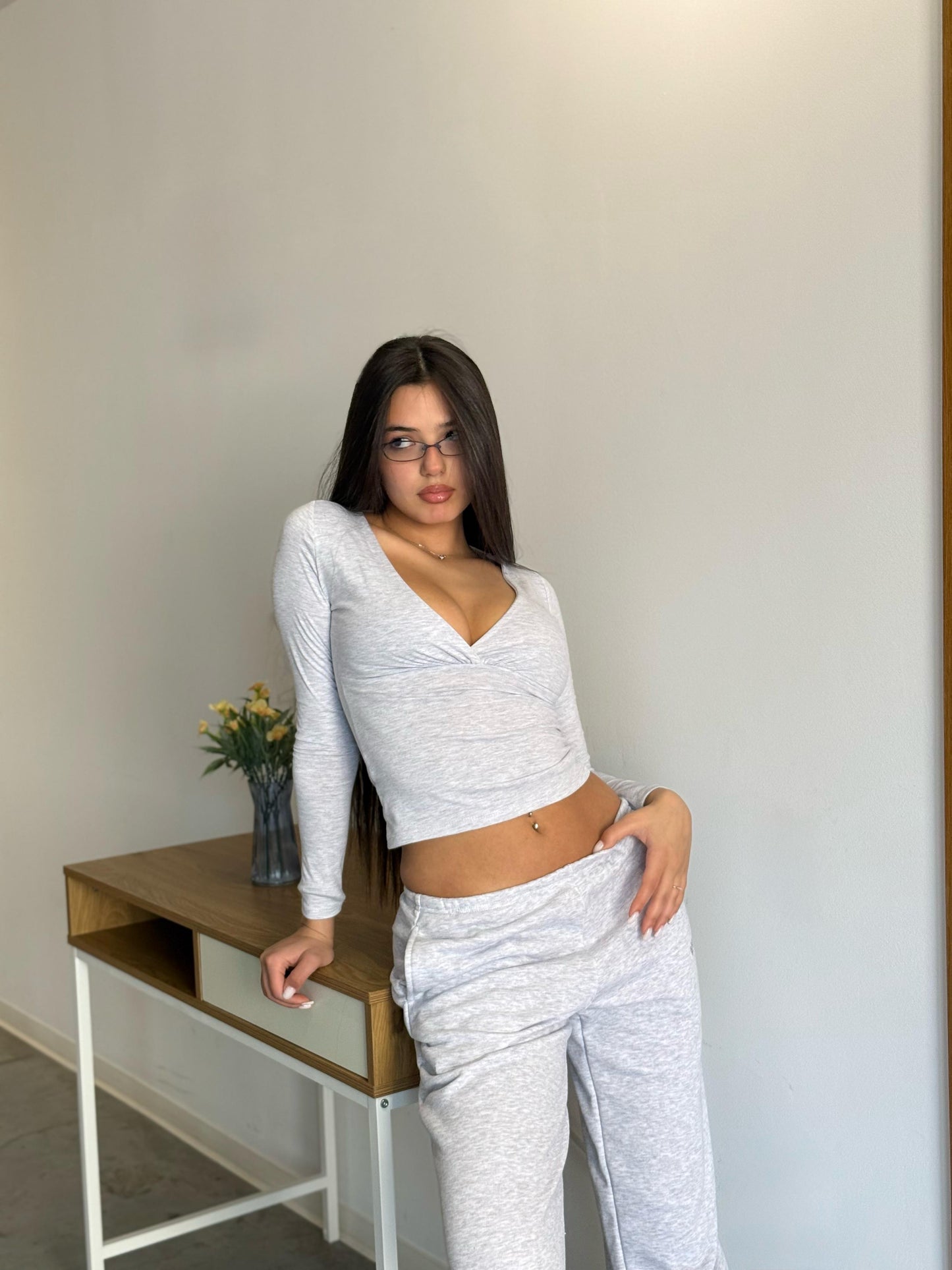Light gray V crossed top