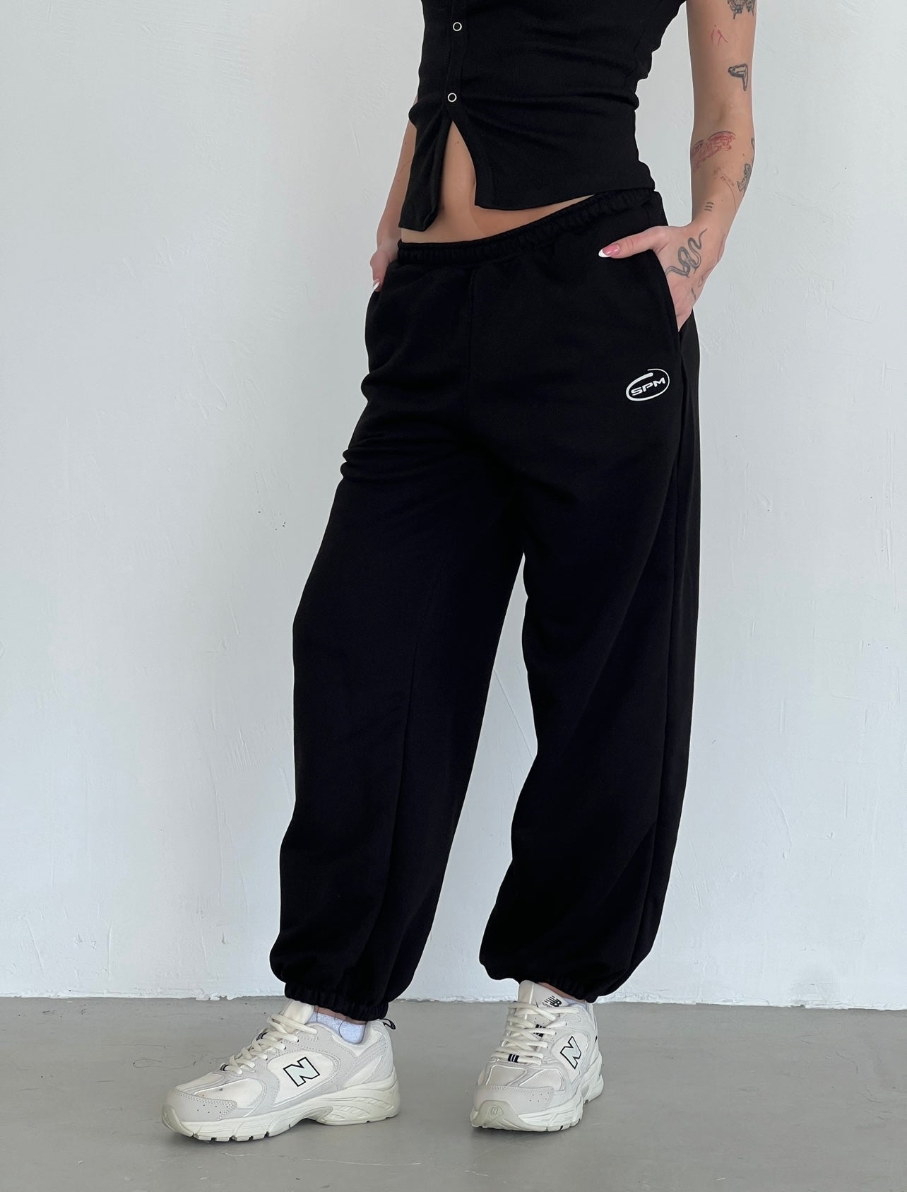 Black sweatpants with rubber bottoms