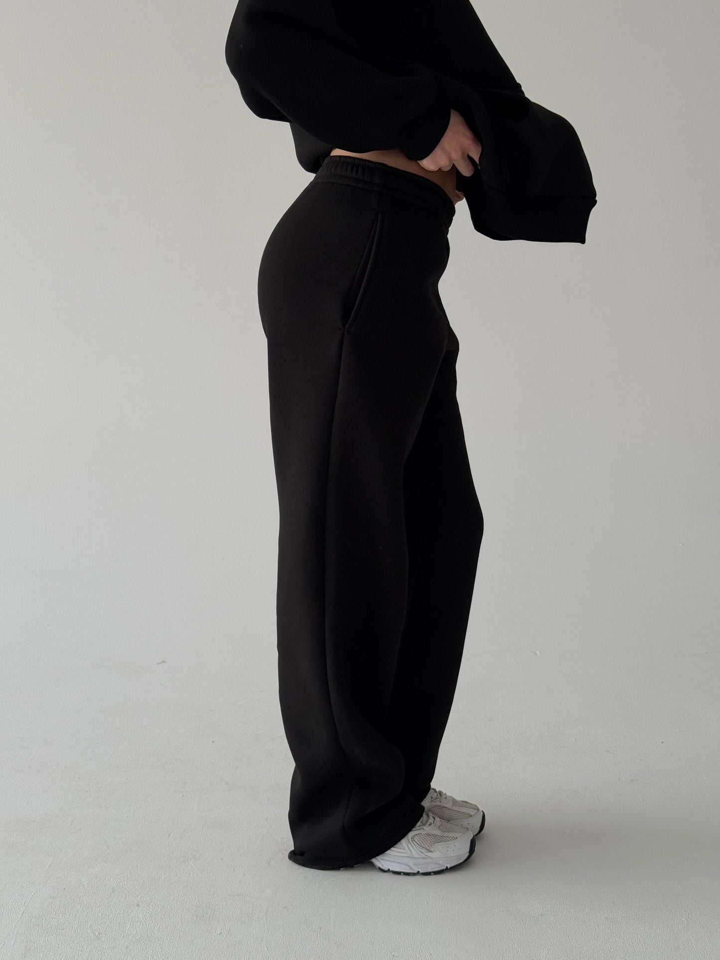 Black warm straight sweatpants
