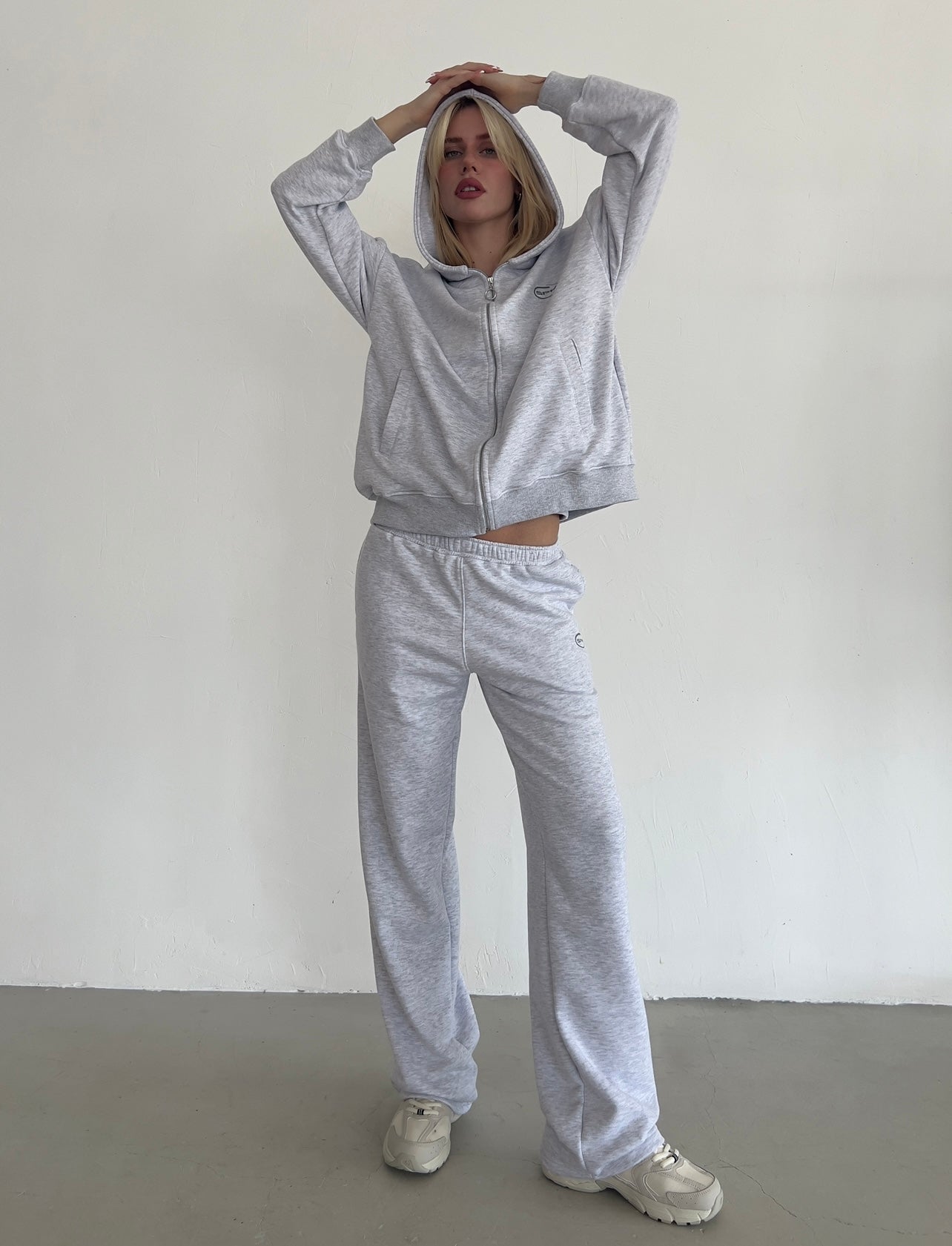 Light gray oversize zip-up hoodie