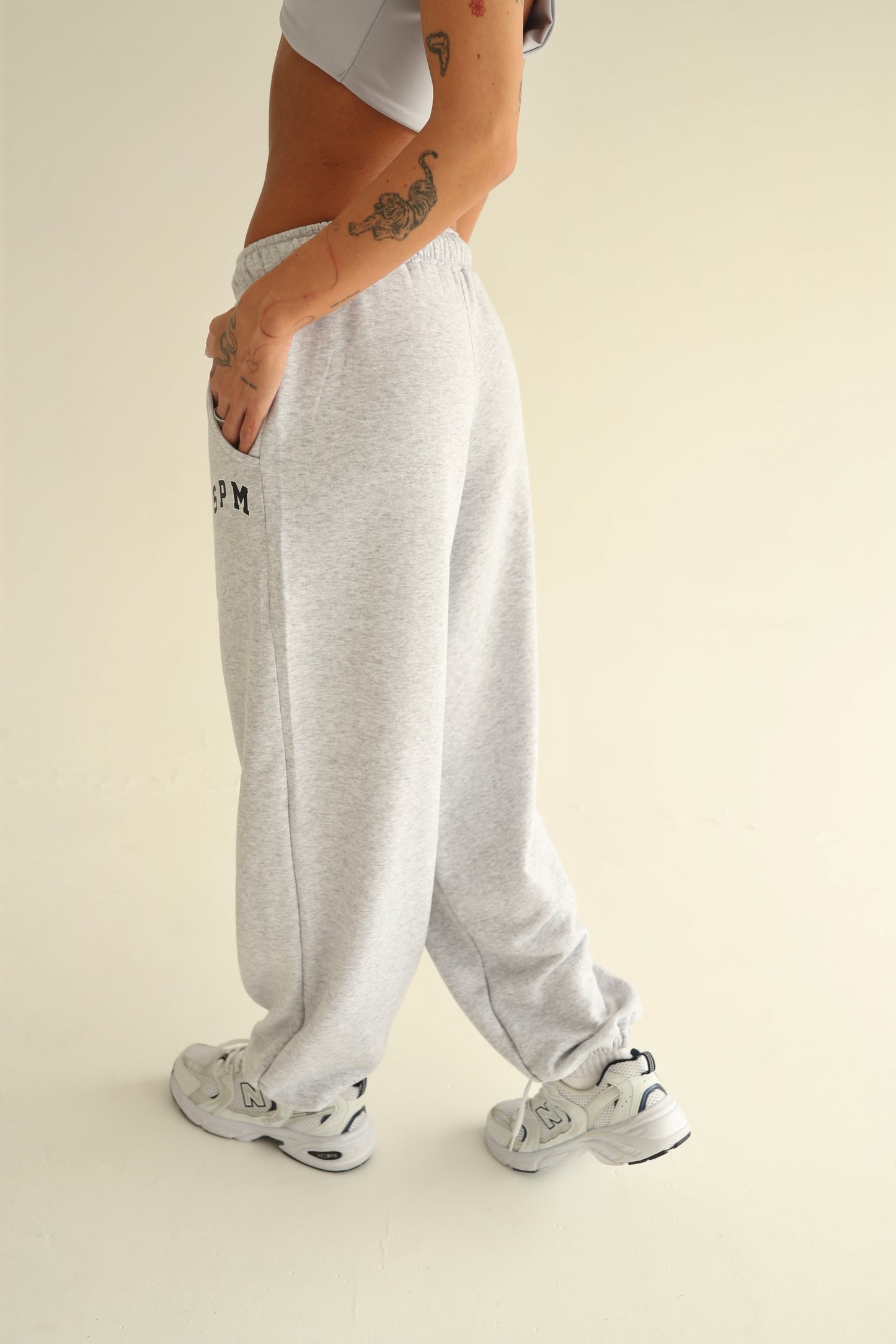 Melange gray sweatpants with rubber bottom