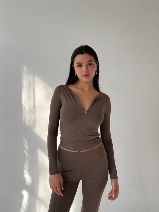 Soft brown top with zipper