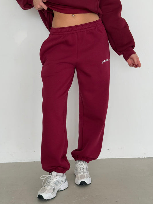 Burgundy warm sweatpants with rubber bottom