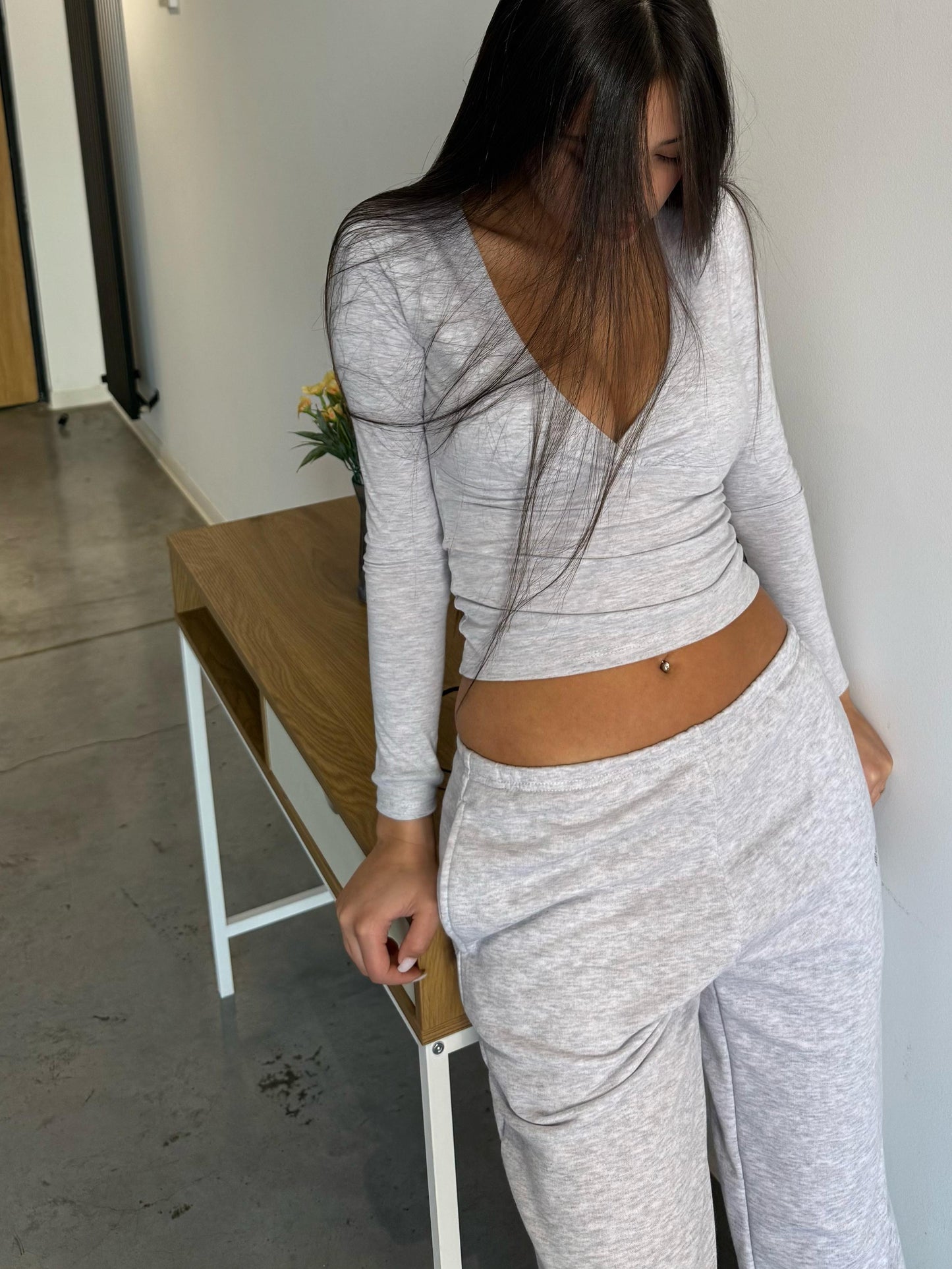 Light gray V crossed top