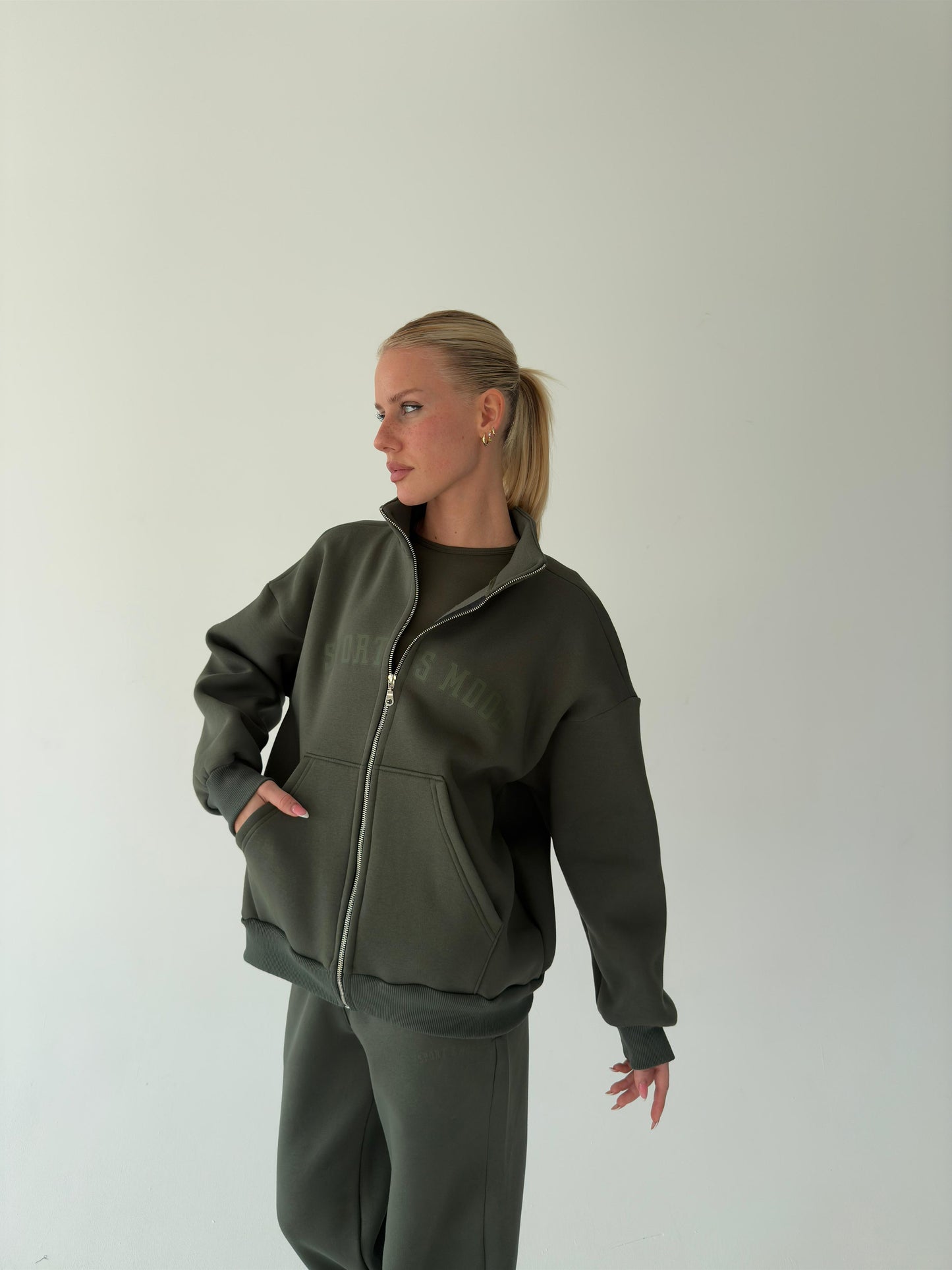 Khaki warm zip-up hoodie