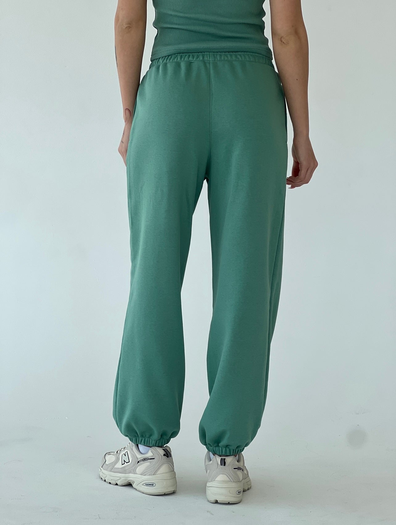 Menthol sweatpants with rubber bottoms