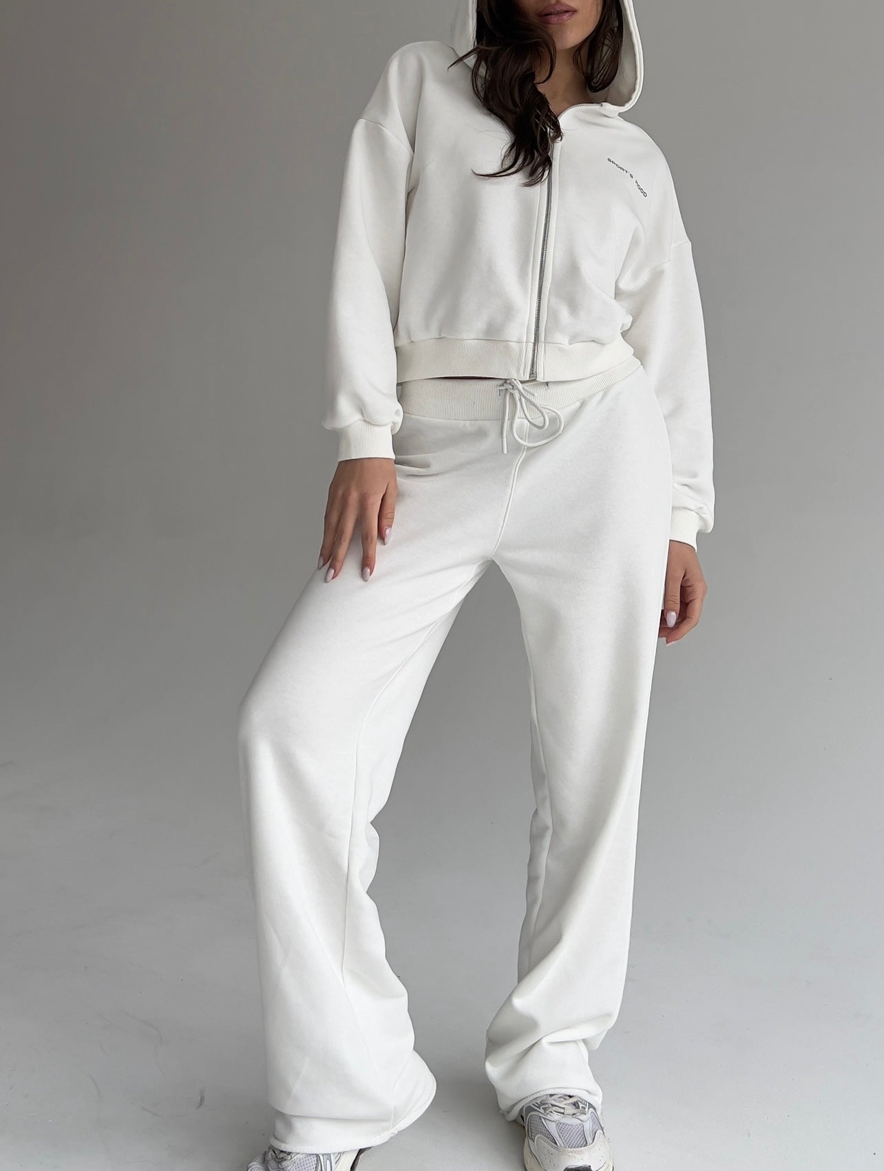 Milky, short zip-up hoodie