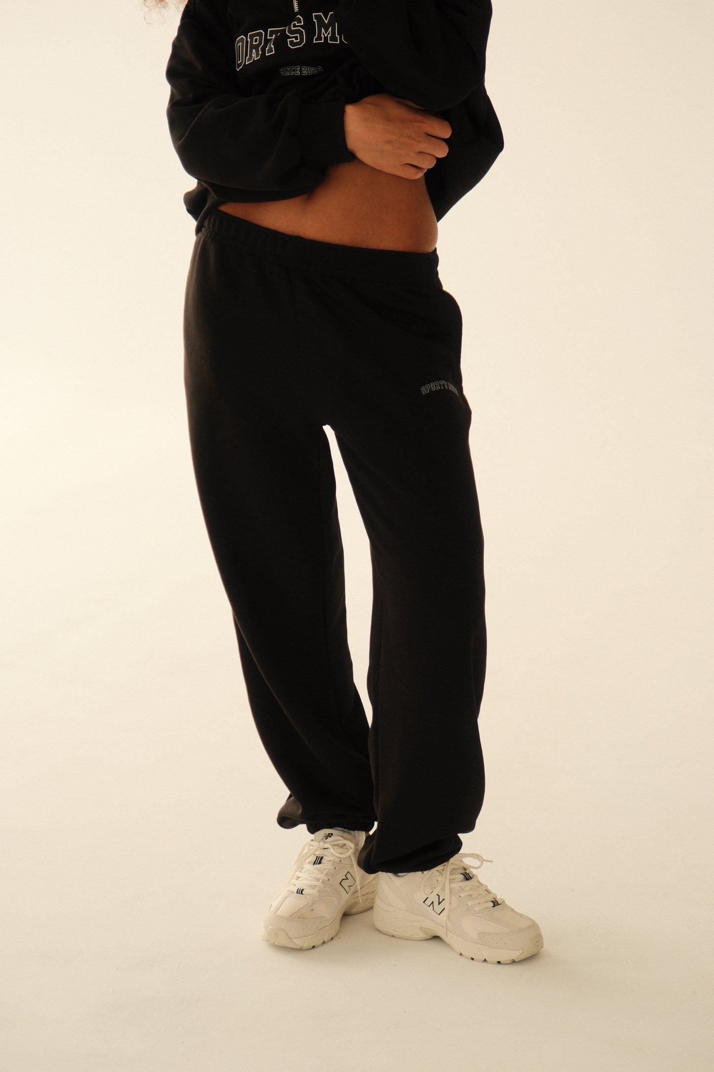 Black sweatpants with rubber bottom