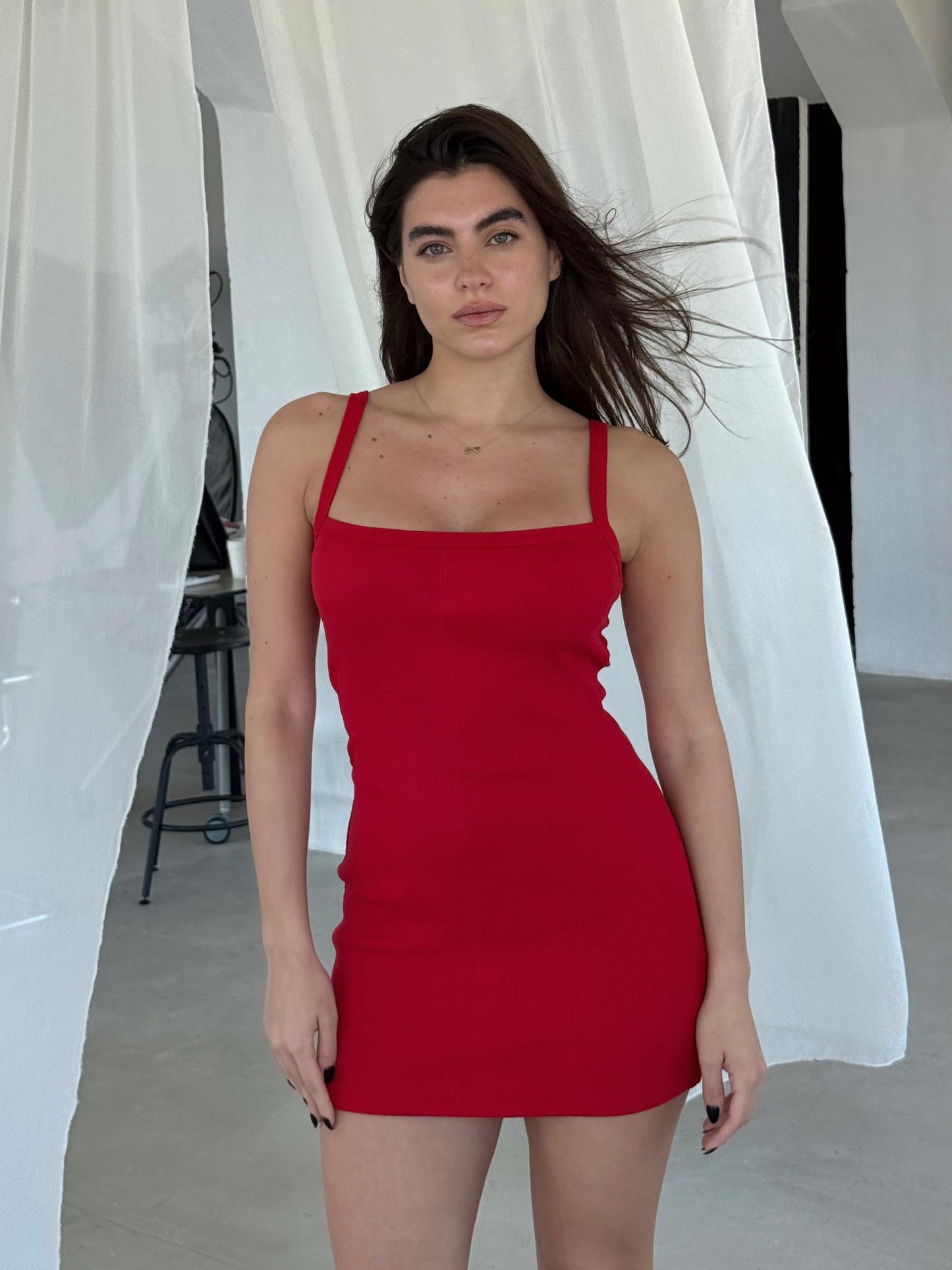 წითელი ბამბის კაბა