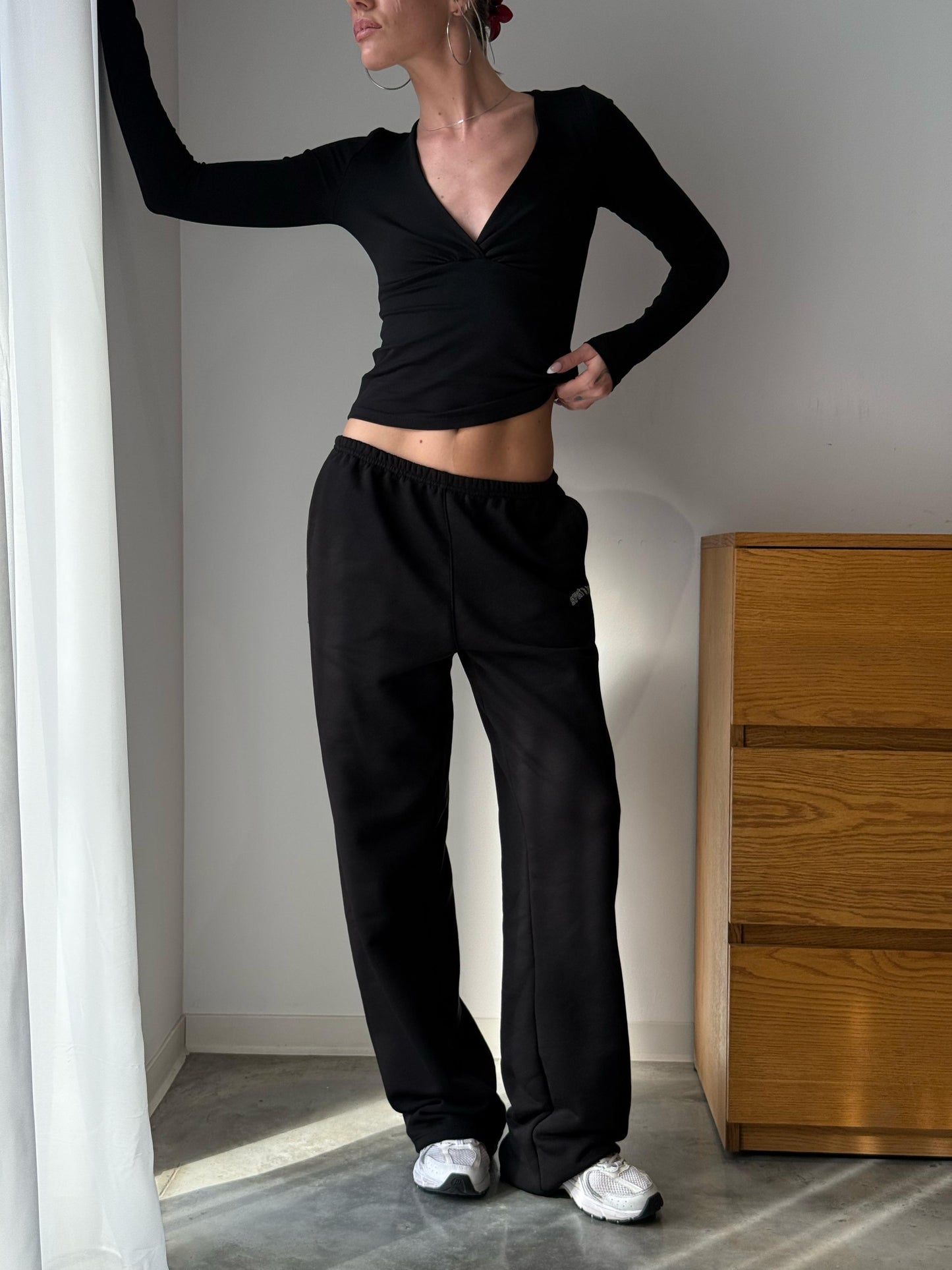 Black V crossed top