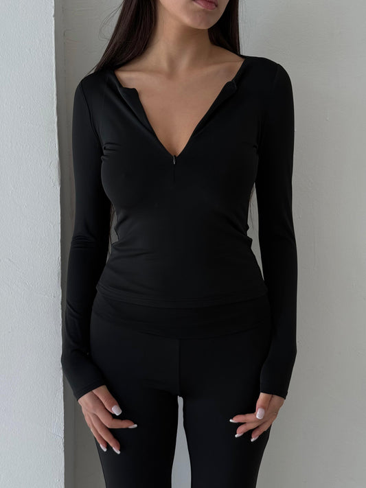Black top with zipper