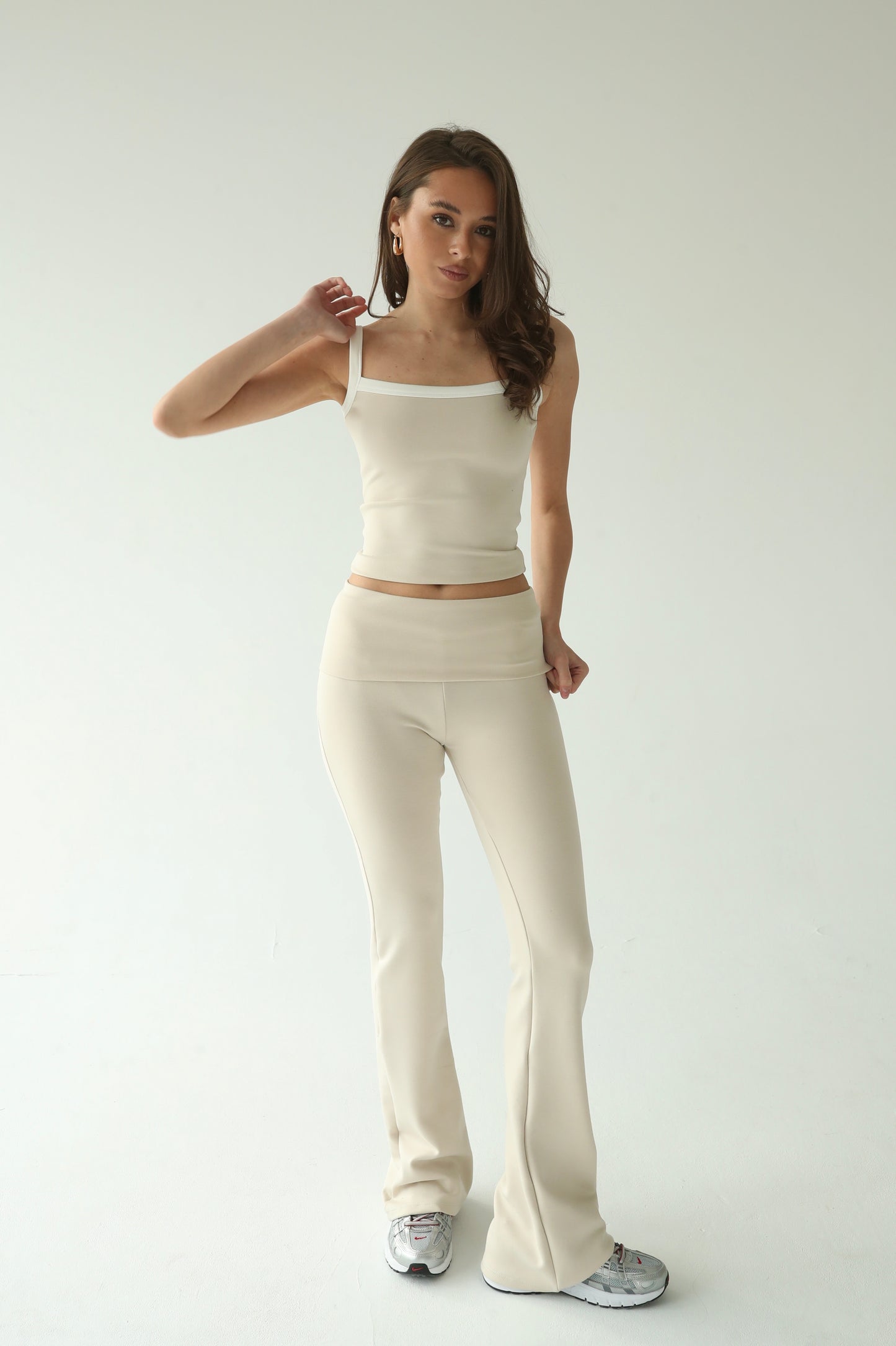 სპილოსძვლისფერი ლეგინსი რეგულირებადი წელით