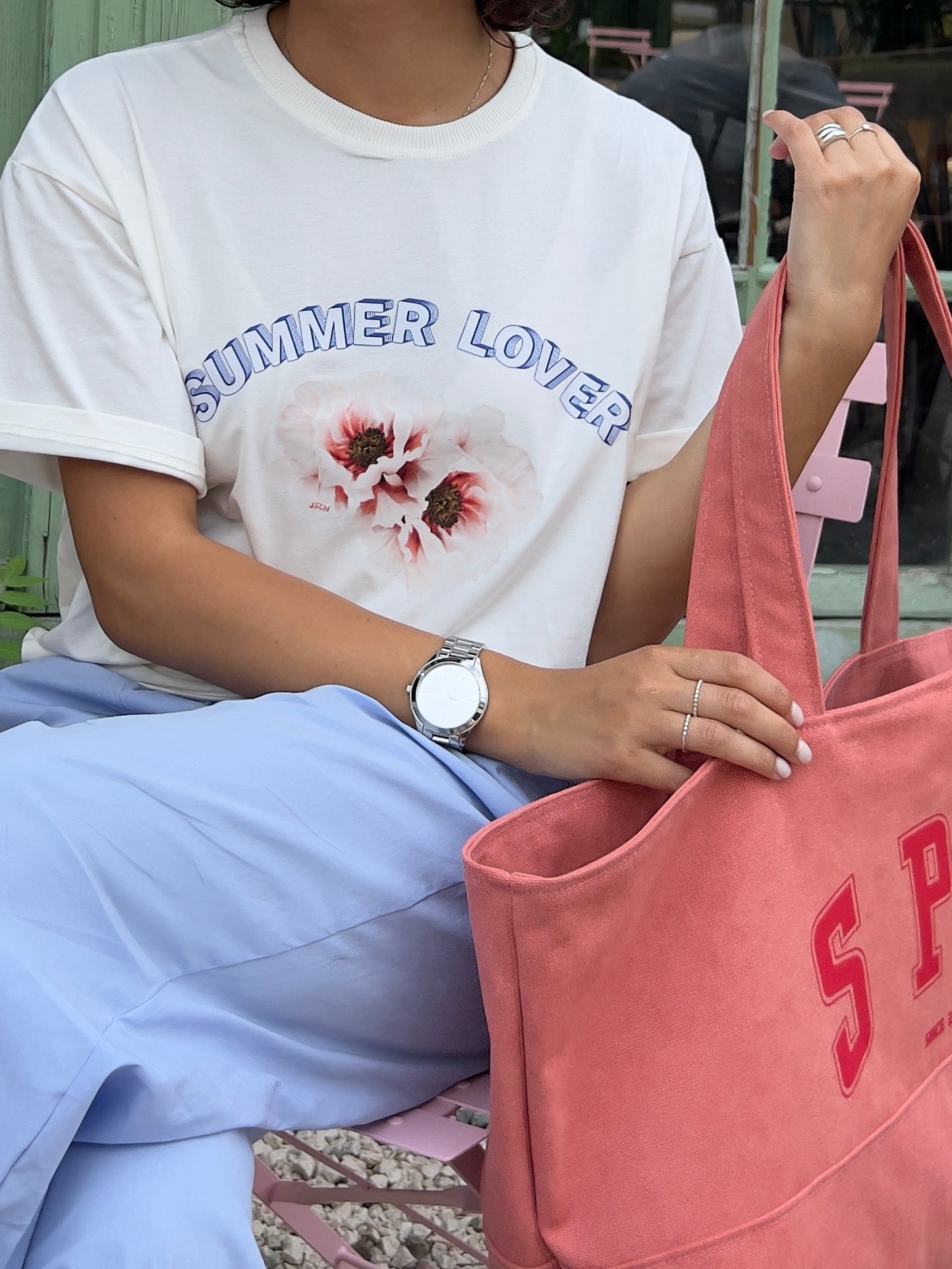 White oversize t-shirt