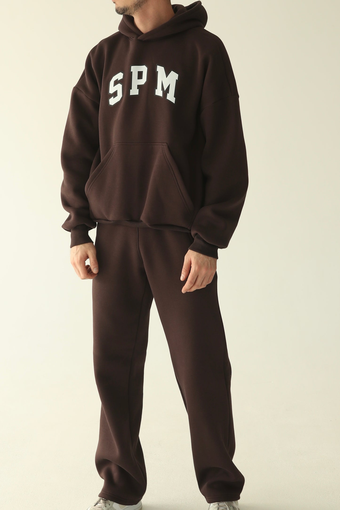 ყავისფერი დათბილული ჰუდი