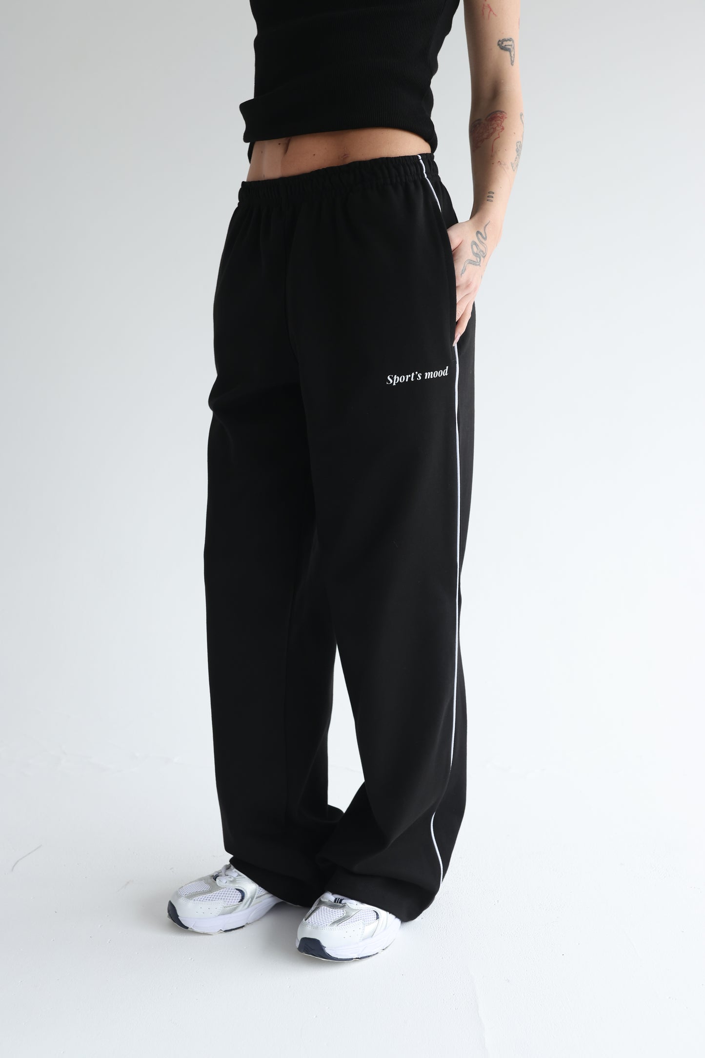 Black straight line sweatpants