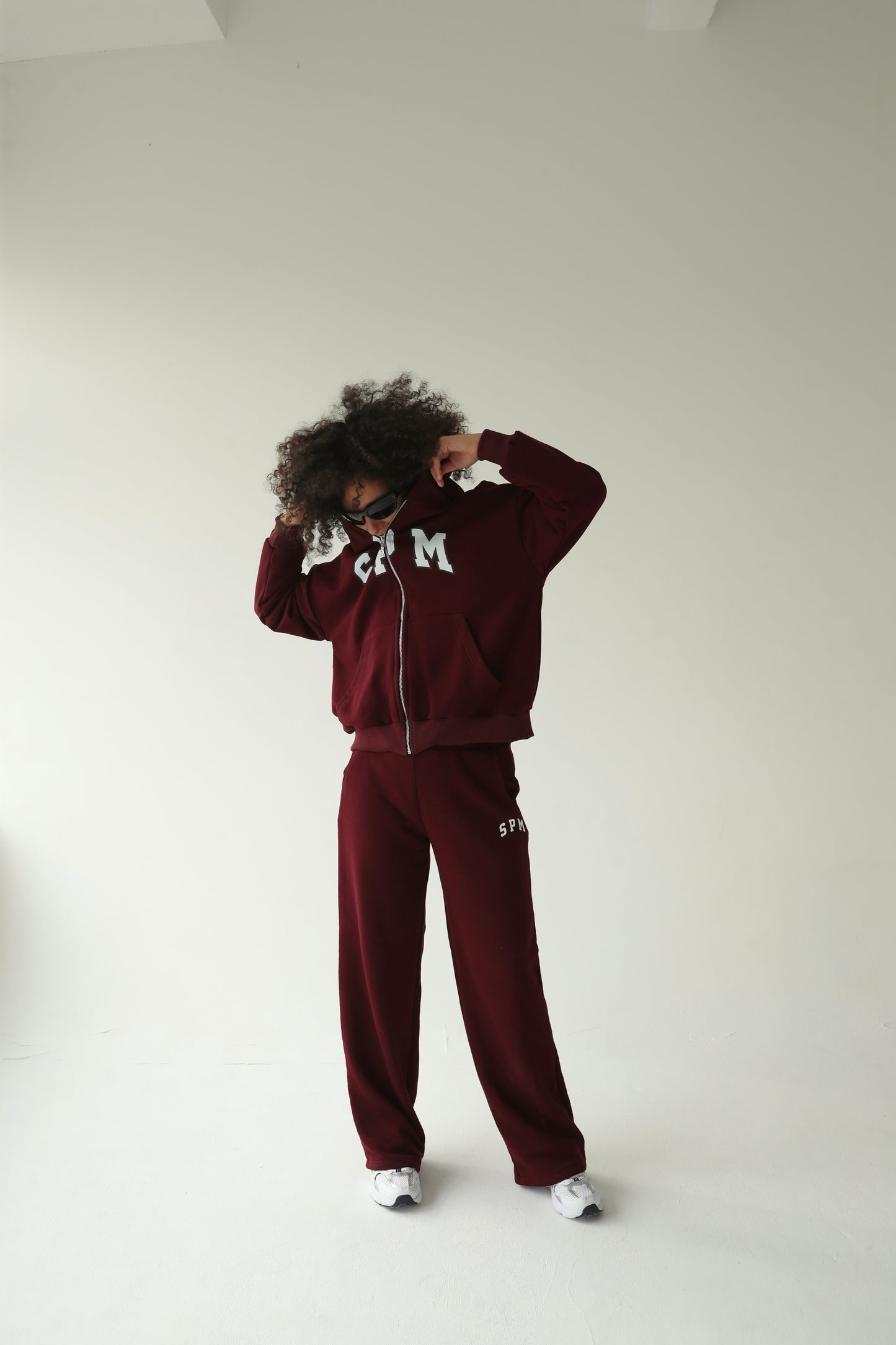 შინდისფერი სწორი სპორტული შარვალი