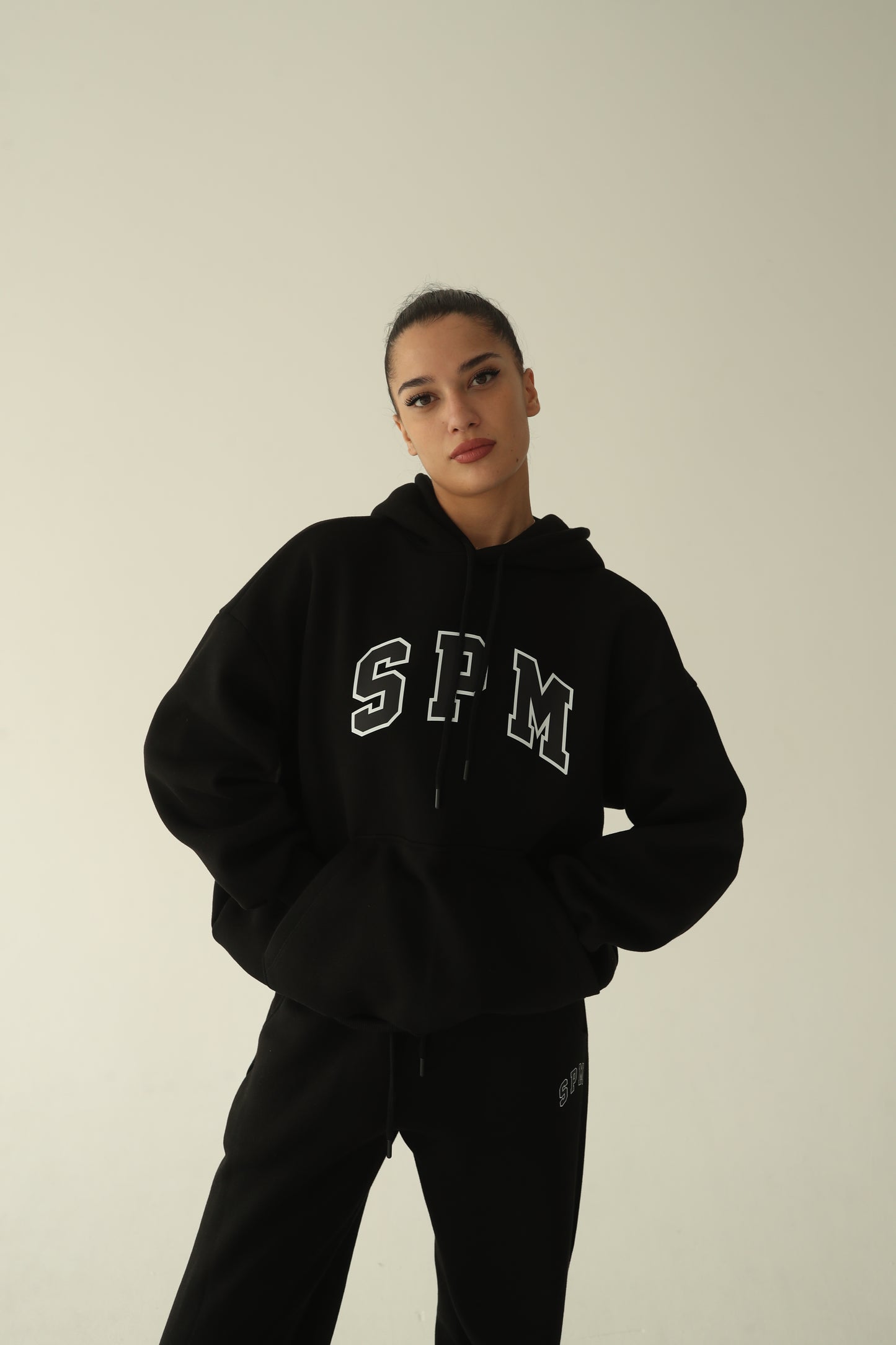 Black warm oversize hoodie