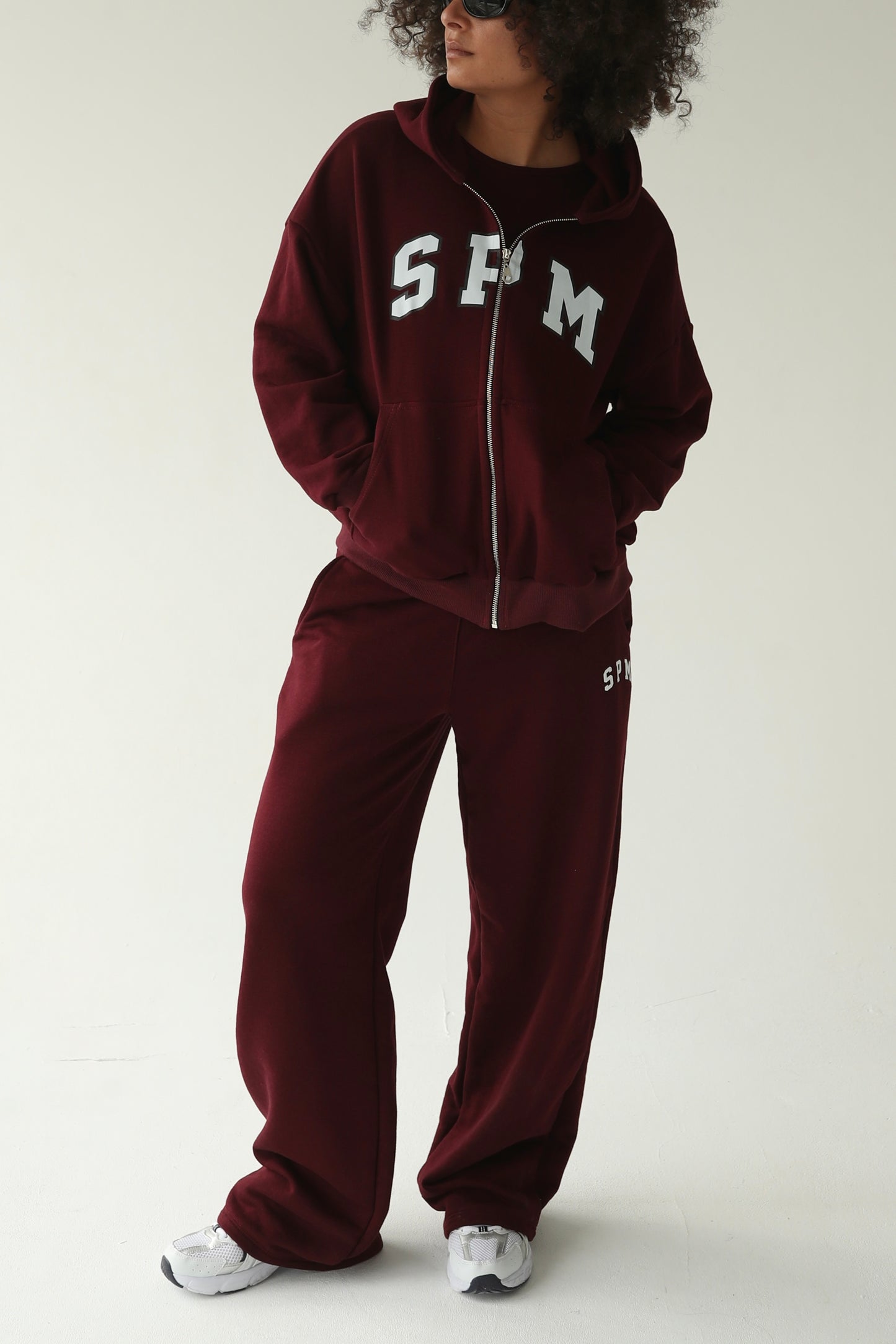 შინდისფერი სწორი სპორტული შარვალი