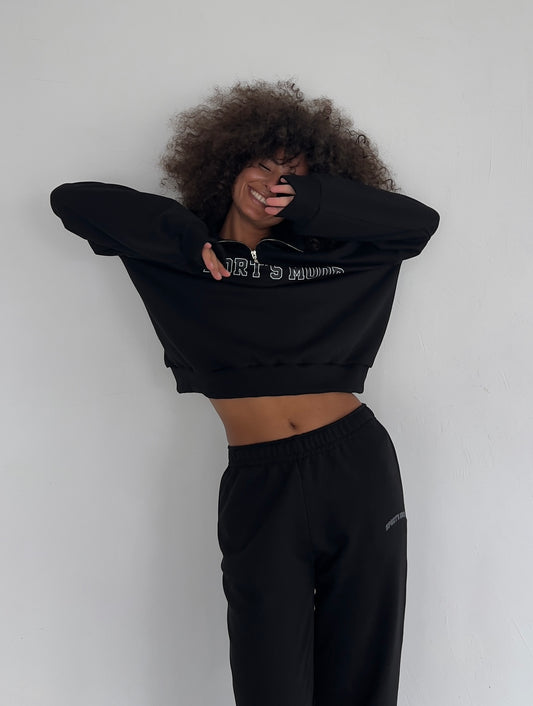 Black sweatshirt with zipper