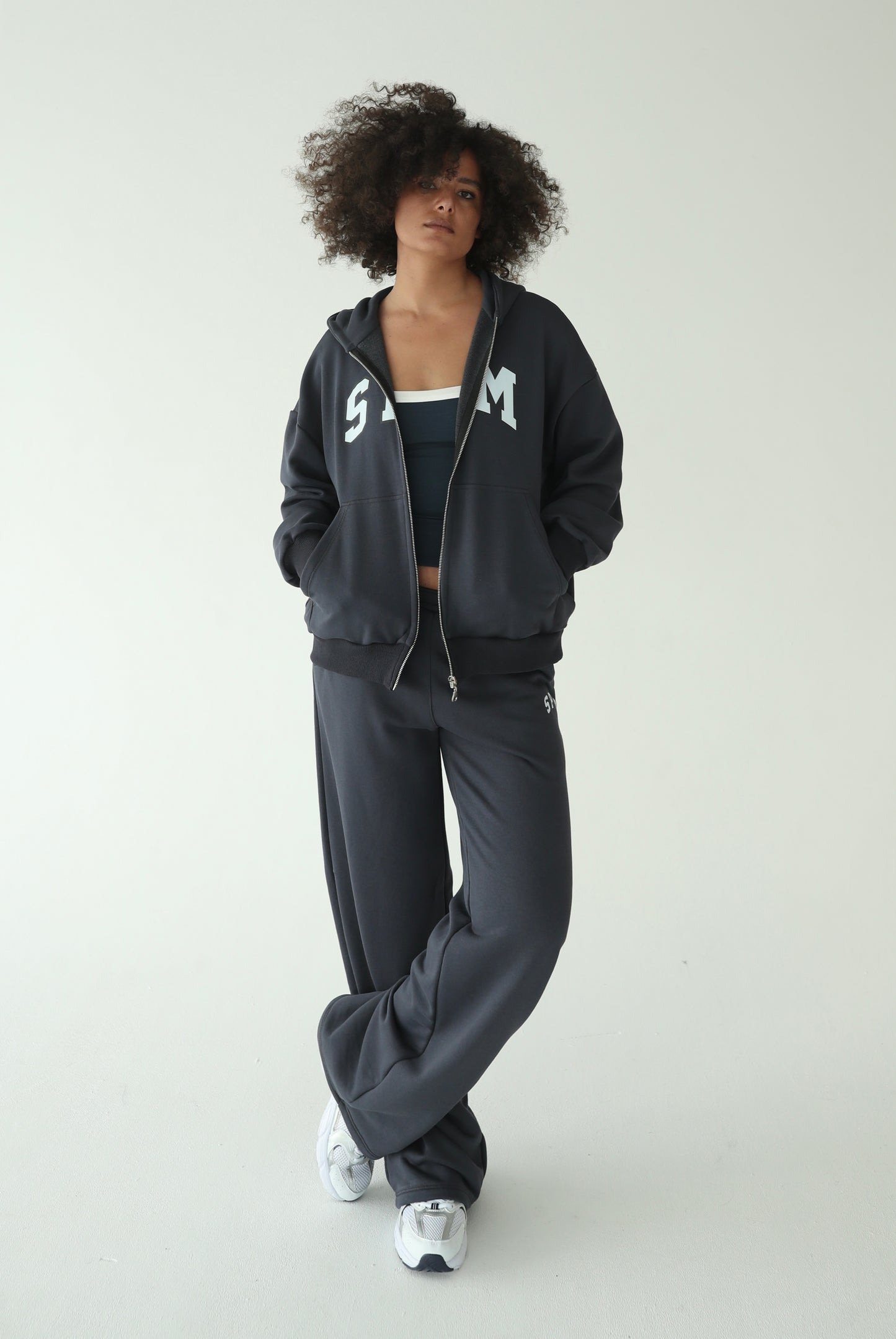 ნაცრისფერი ოვერსაიზ ჟაკეტი