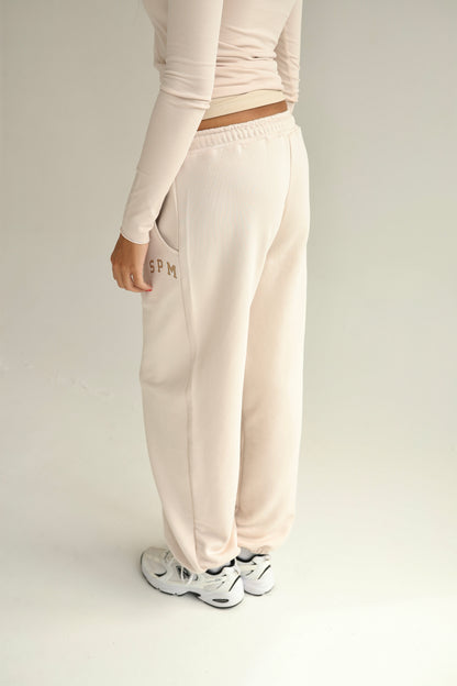 Vanilla cream sweatpants with rubber bottom