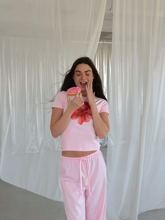 Baby pink top with res flower