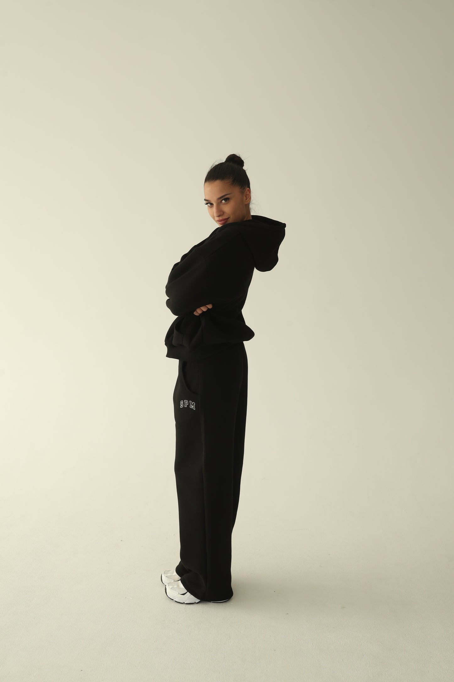 Black warm oversize hoodie