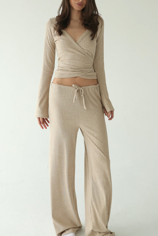 ვანილისფერი ნაქსოვი შარვალი