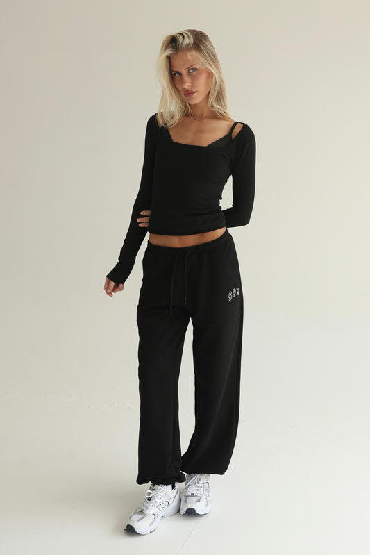 Black sweatshirts with rubber bottom