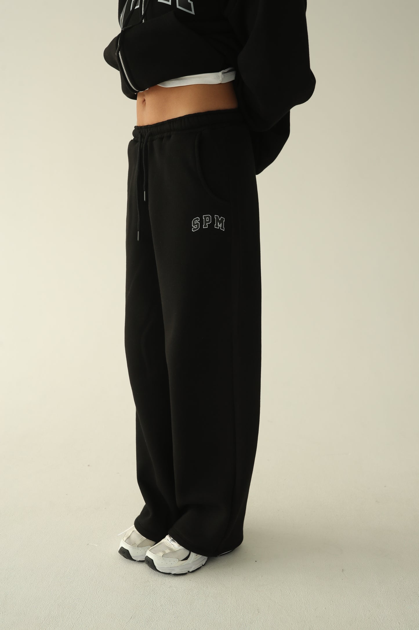 Black warm straight sweatpants