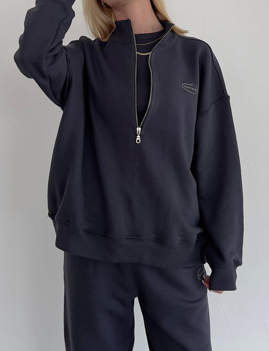 Dark gray oversize sweatshirt with zipper