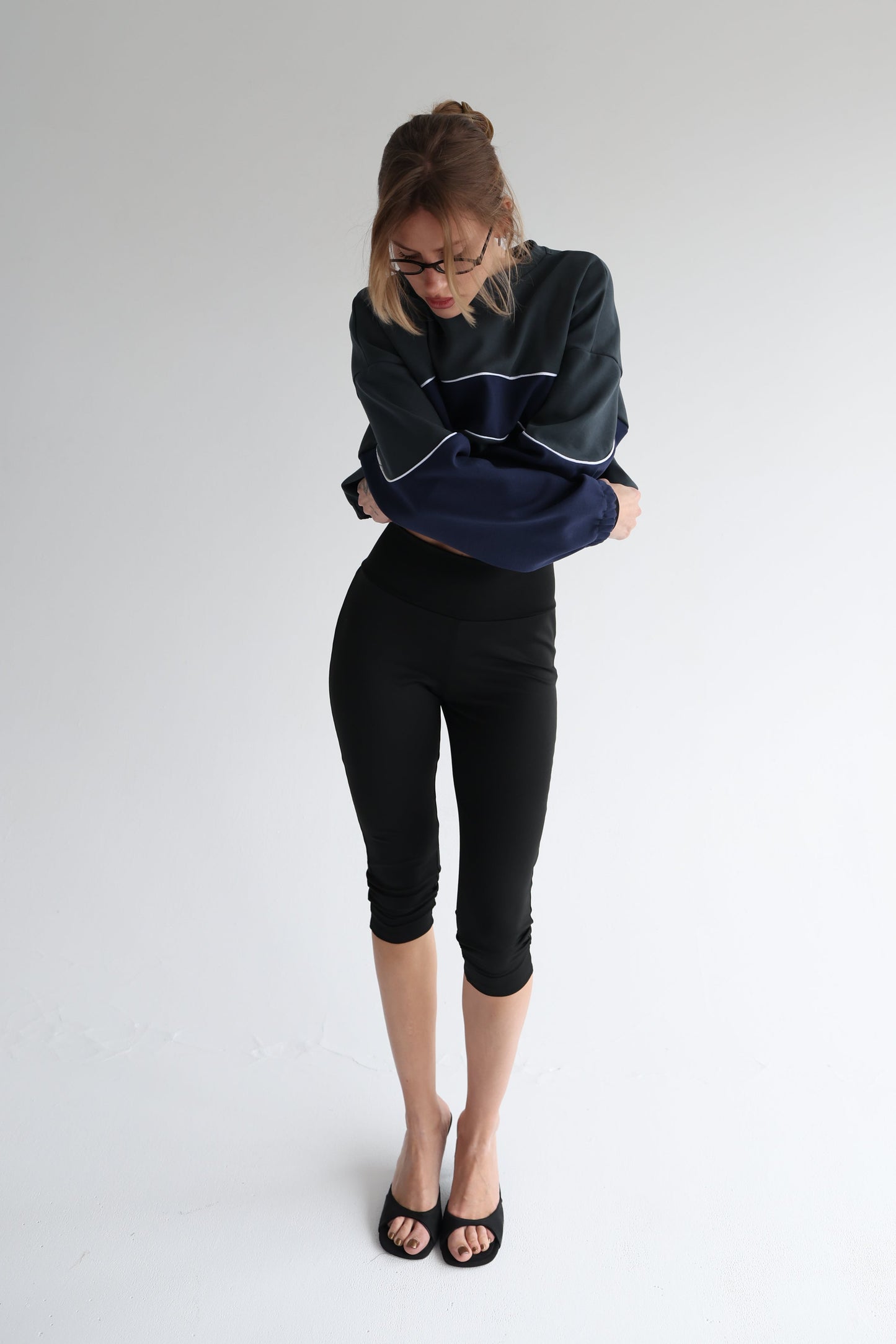 Black capri pants