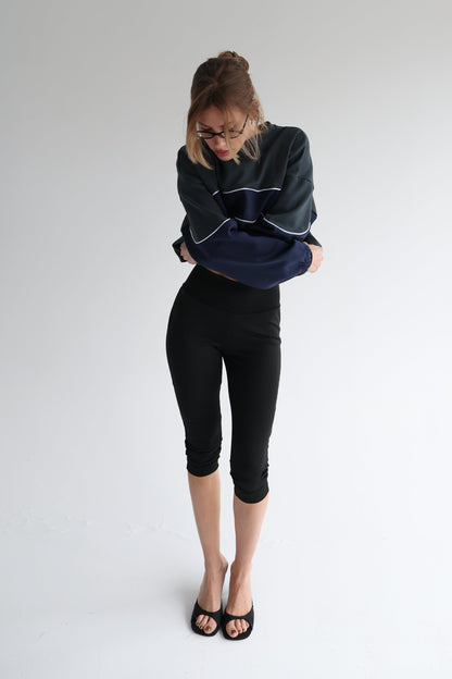 Black capri pants