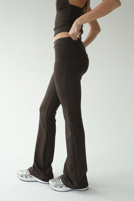 მუქი ყავისფერი ლეგინსი რეგულირებადი წელით