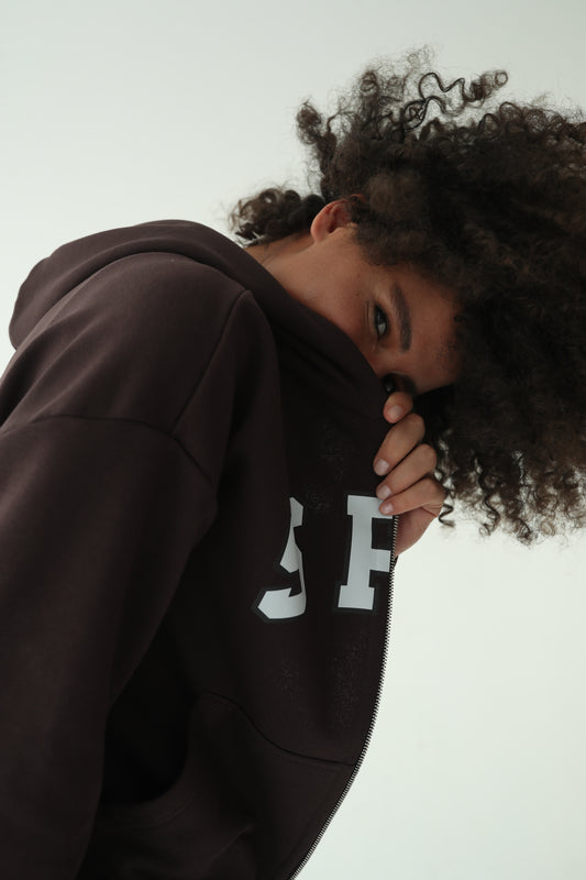 მუქი ყავისფერი სწორი სპორტული შარვალი