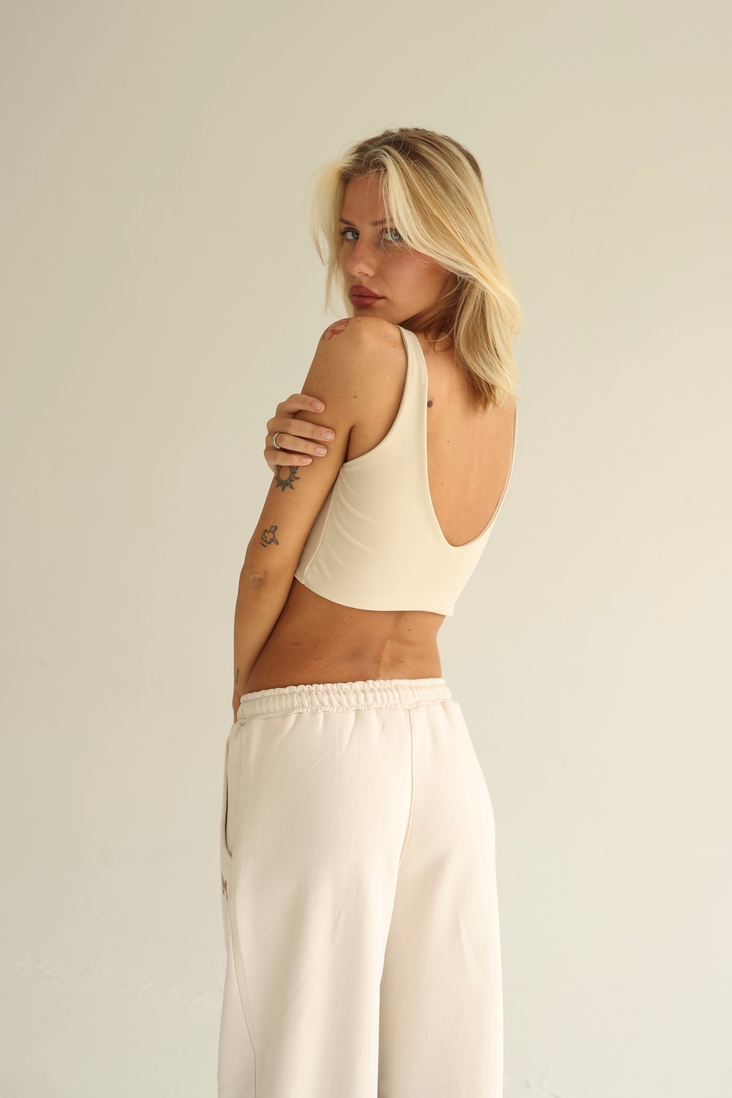 Vanilla cream twisted top