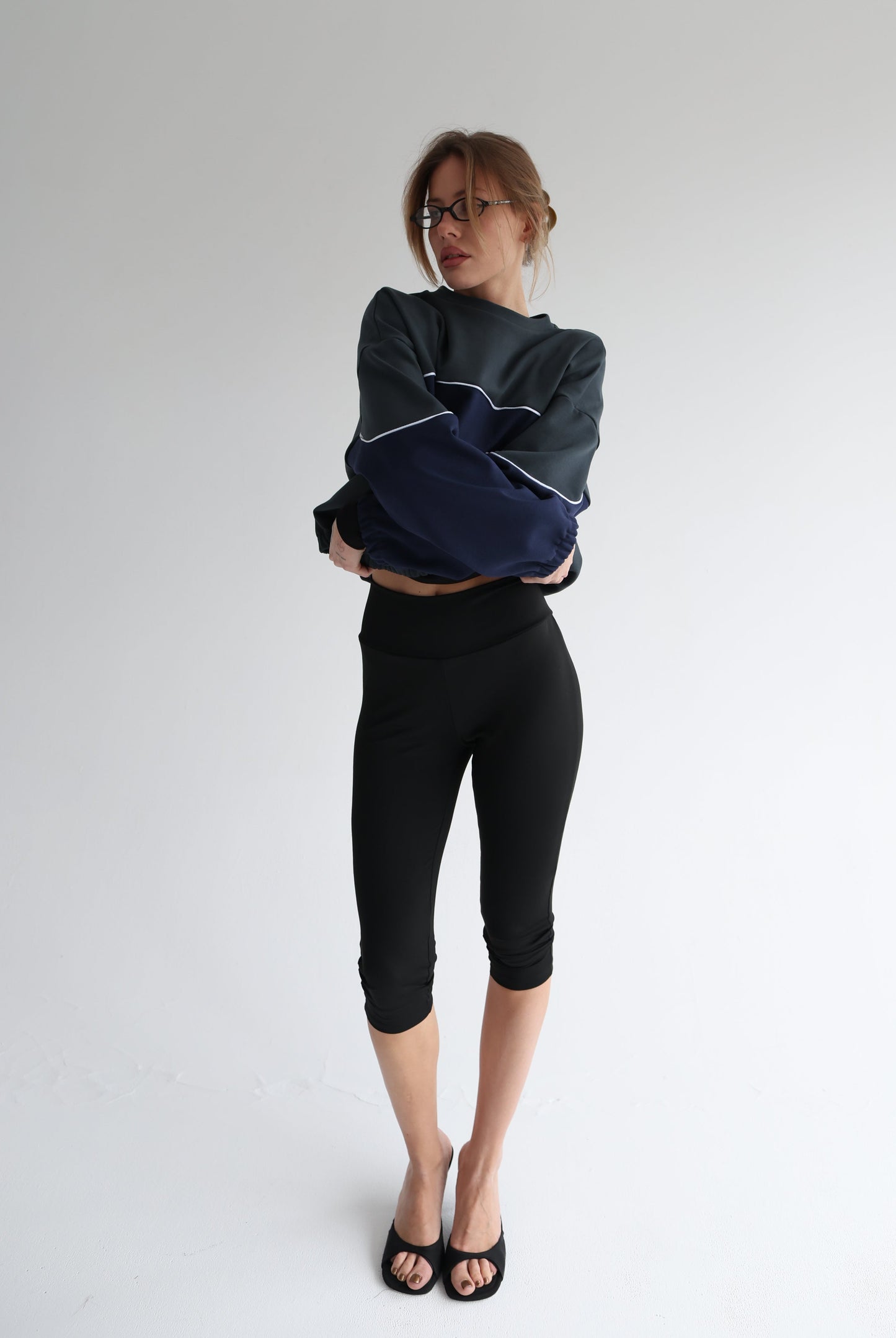 Black capri pants