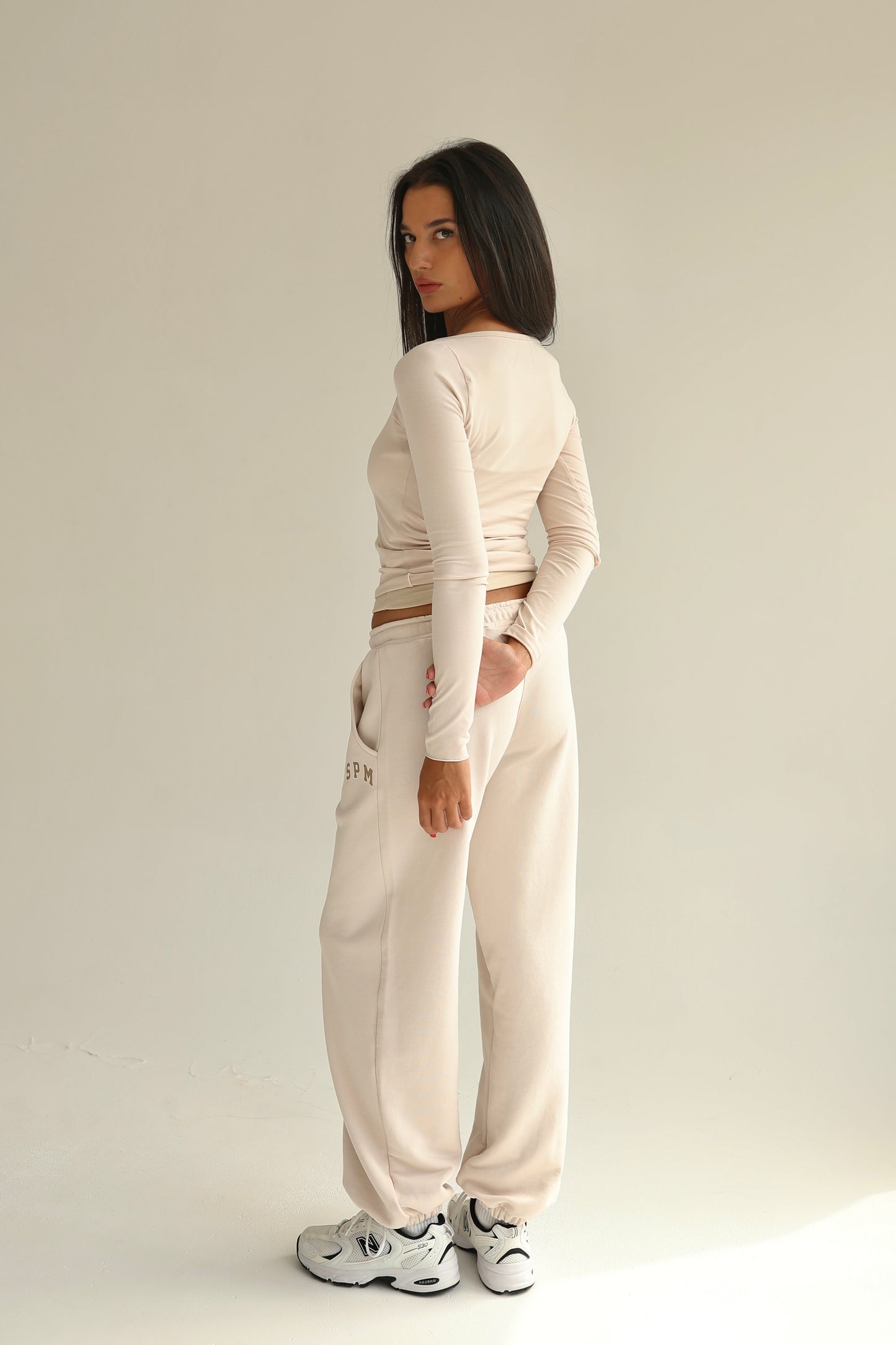 Vanilla cream sweatpants with rubber bottom