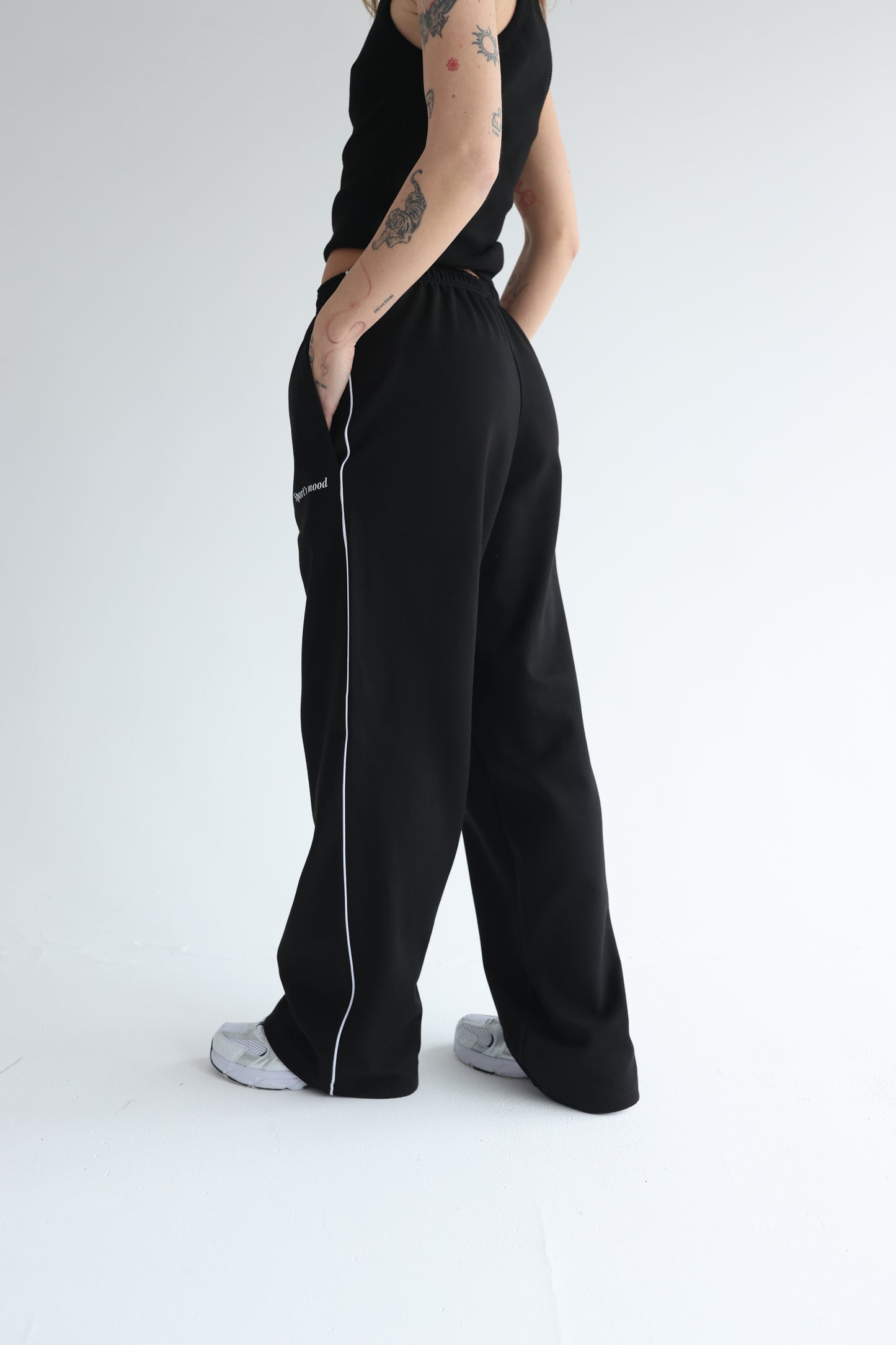 Black straight line sweatpants