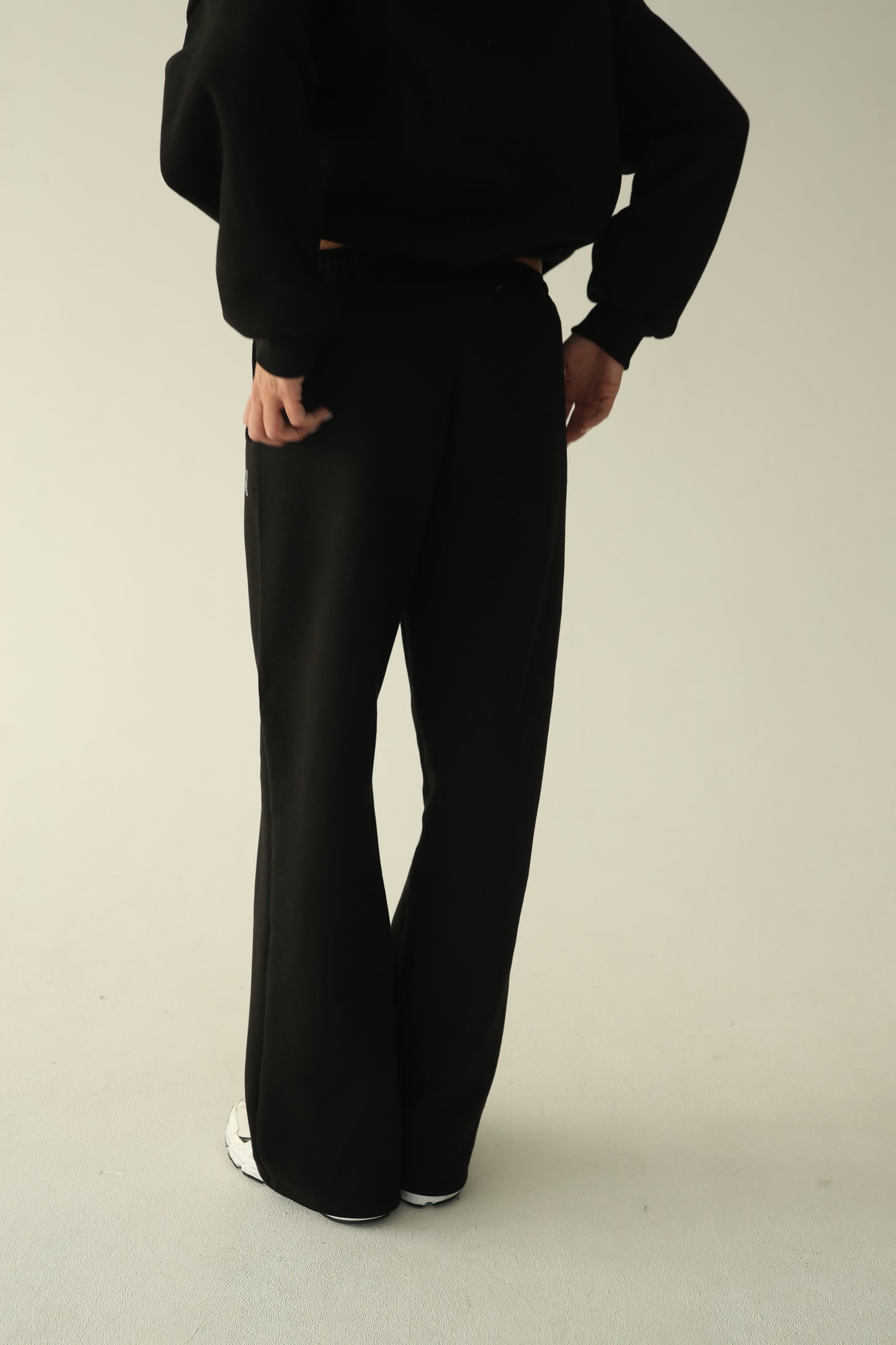 Black warm straight sweatpants