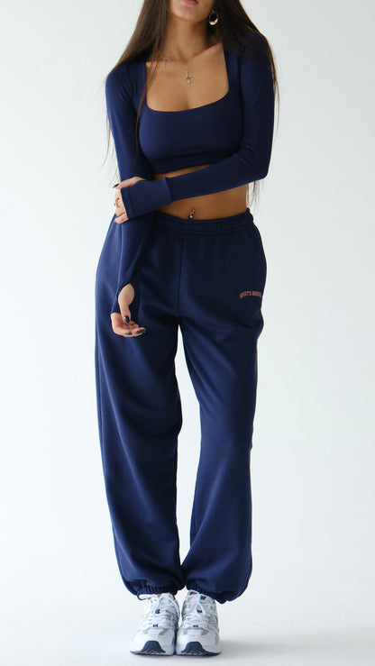 Navy blue sweatpants with rubber bottom