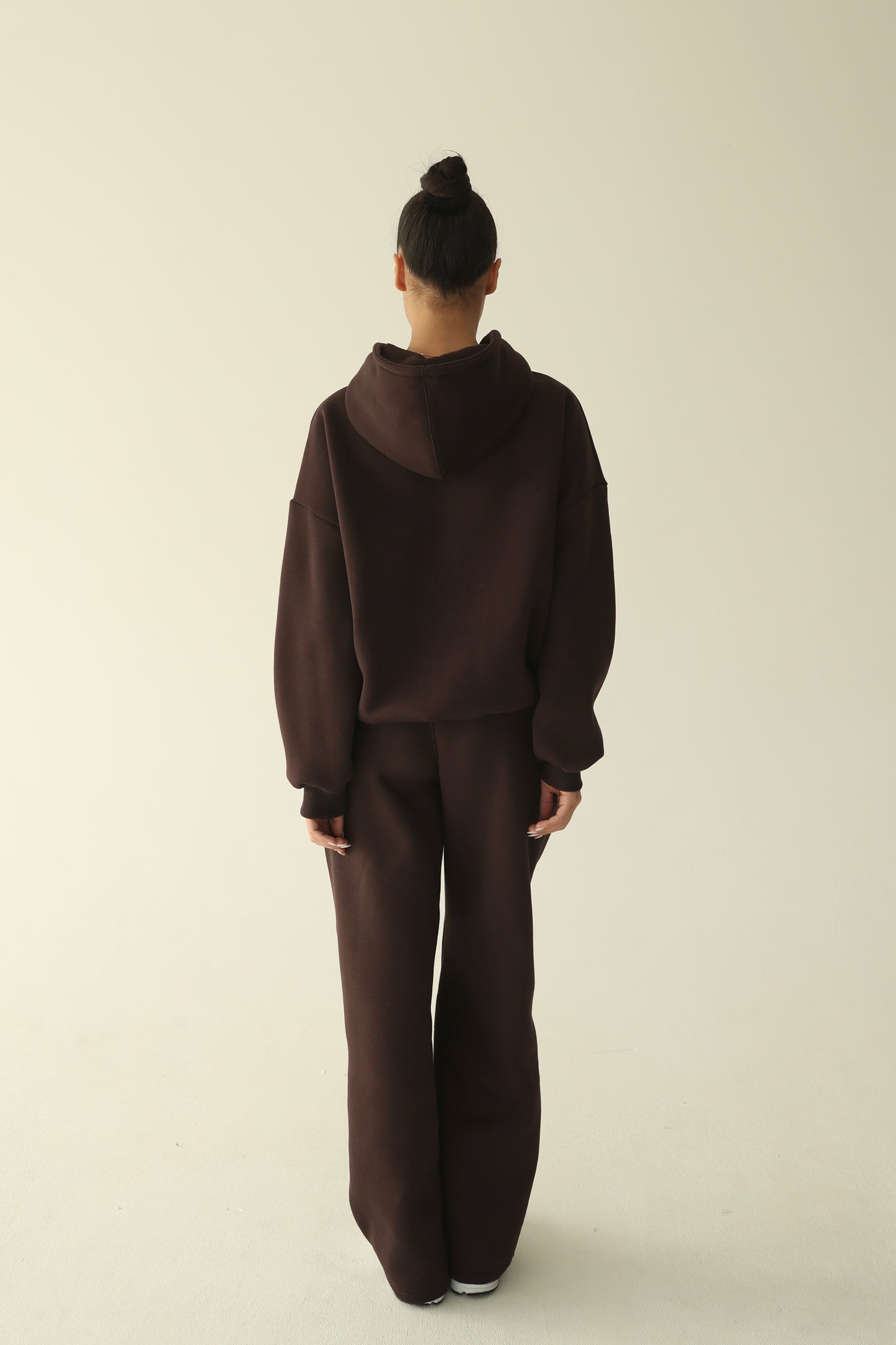 ყავისფერი დათბილული ჰუდი