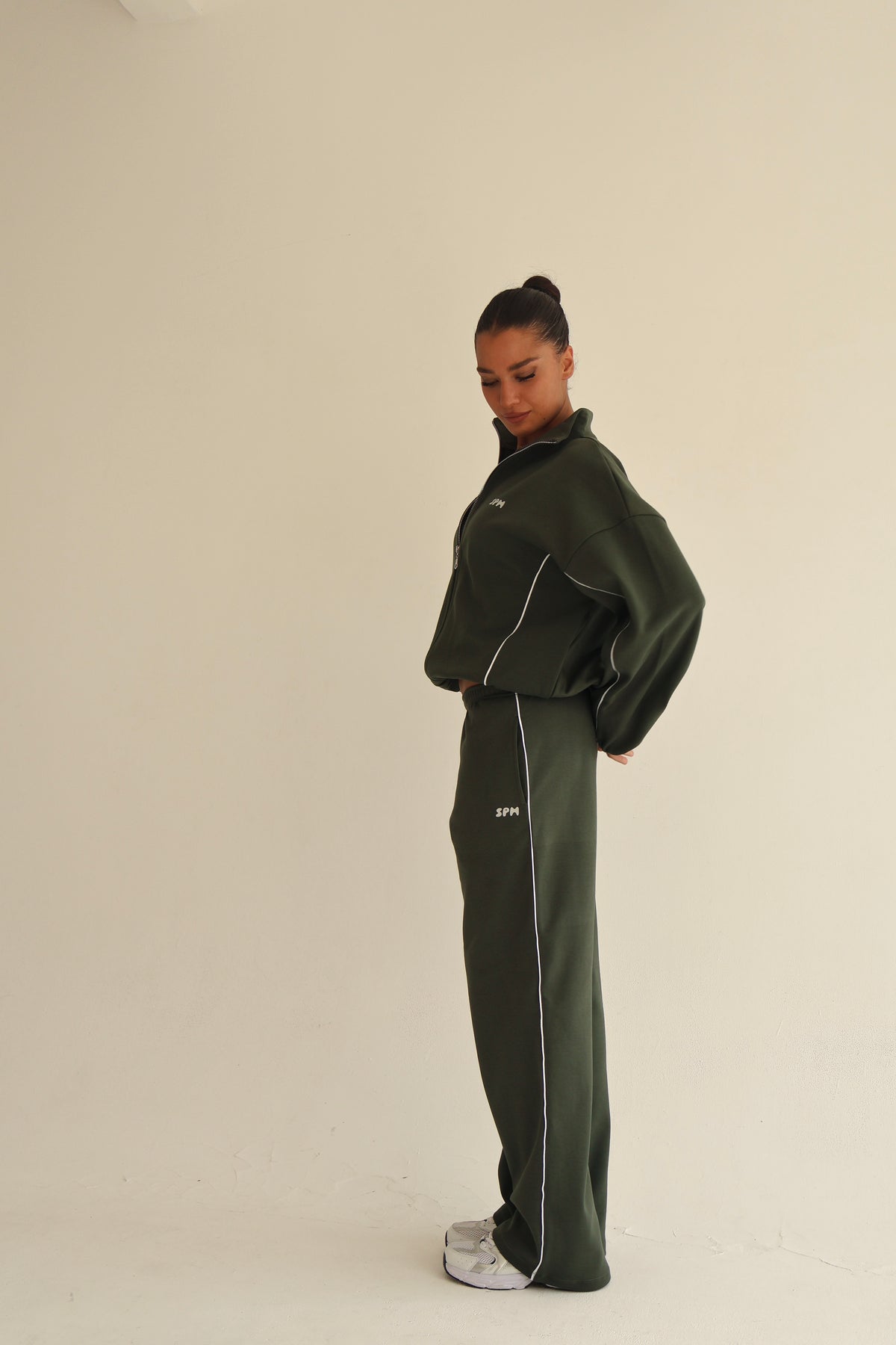 Khaki arc line track jacket