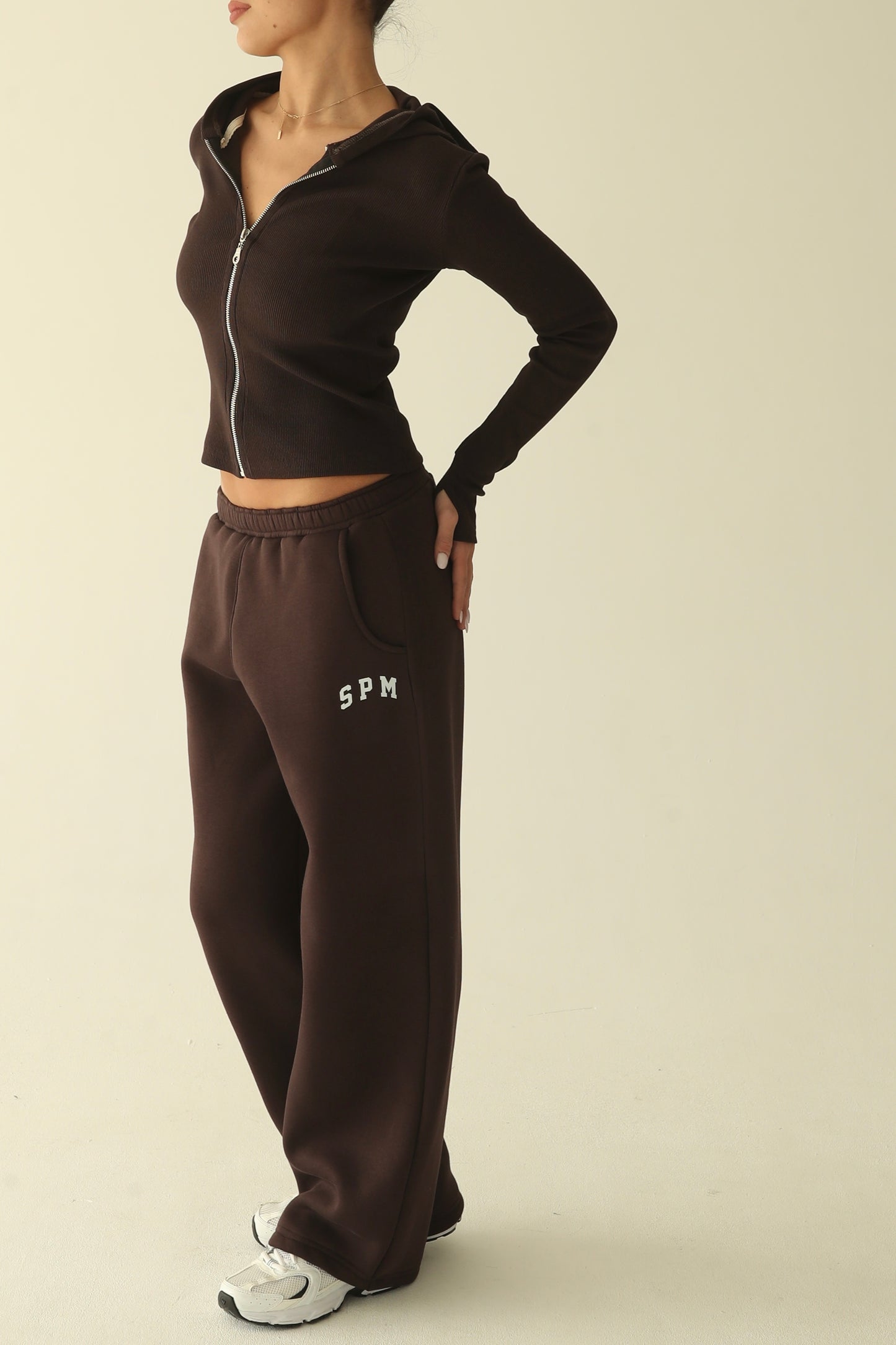 ყავისფერი ბამბის ჟაკეტი