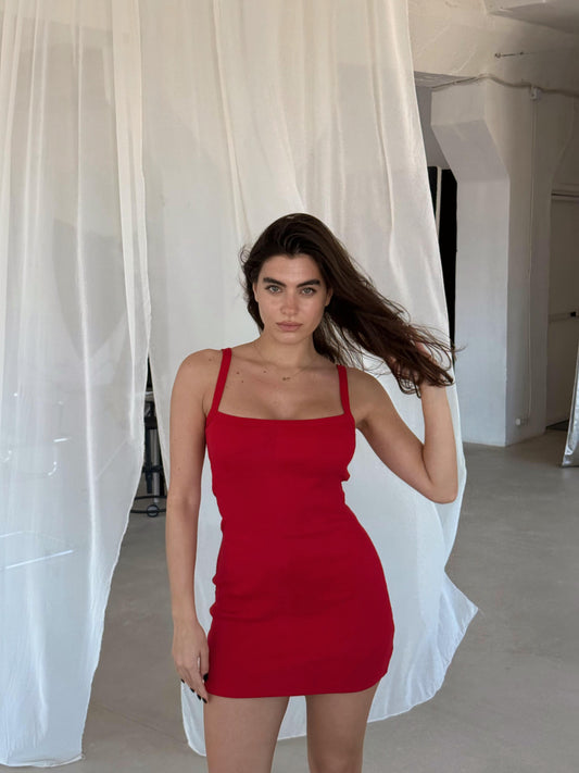 წითელი ბამბის კაბა