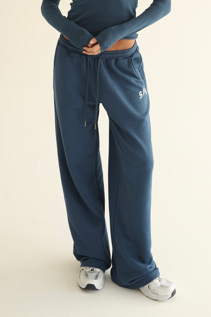 Midnight blue straight sweatpants